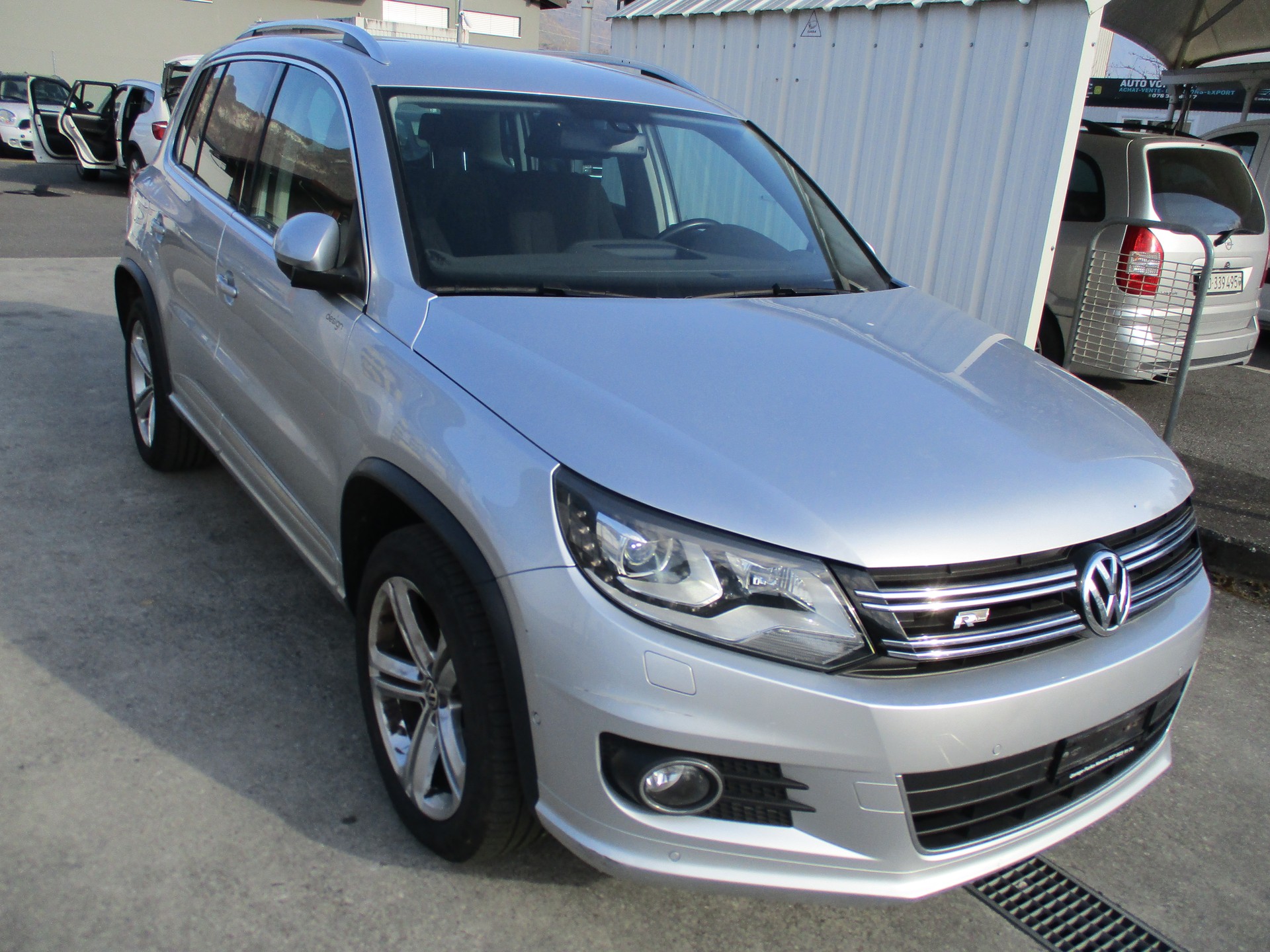 VW Tiguan 2.0 TSI R-Line Design 4Motion DSG-image-2