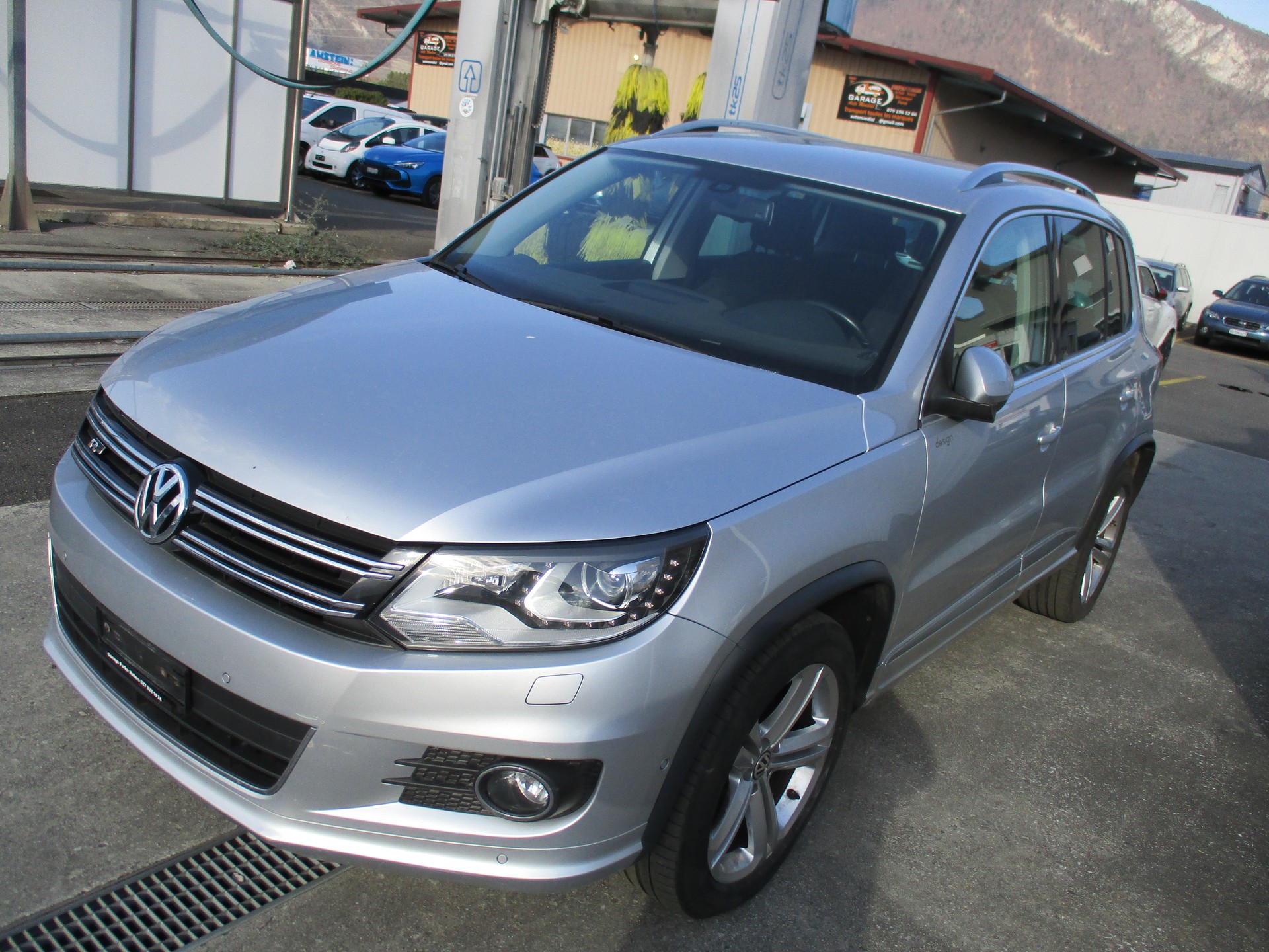VW Tiguan 2.0 TSI R-Line Design 4Motion DSG-image-1