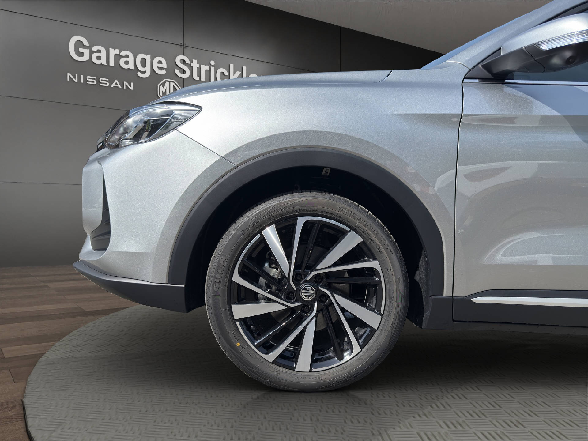 MG ZS 1.5 Hybrid+ Luxury-image-8