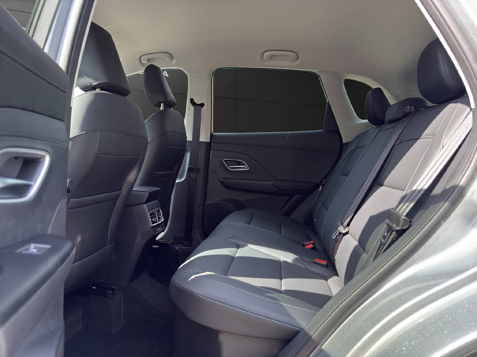 MG ZS 1.5 Hybrid+ Luxury-image-11