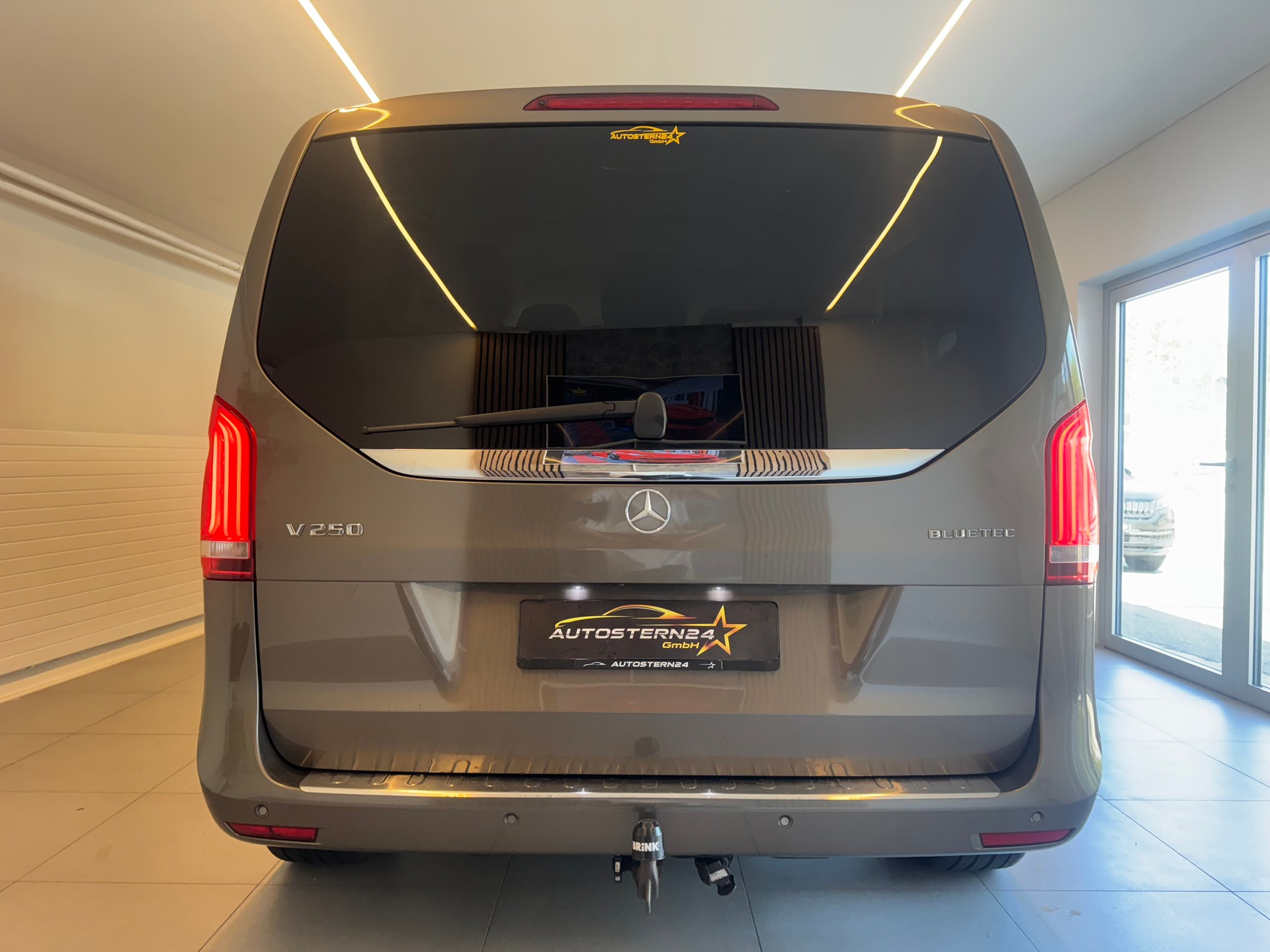 MERCEDES-BENZ V 250 d Avantgarde lang 7G-Tronic *7 Plätzer *CH-Fahrzeug*-showroom-element-3