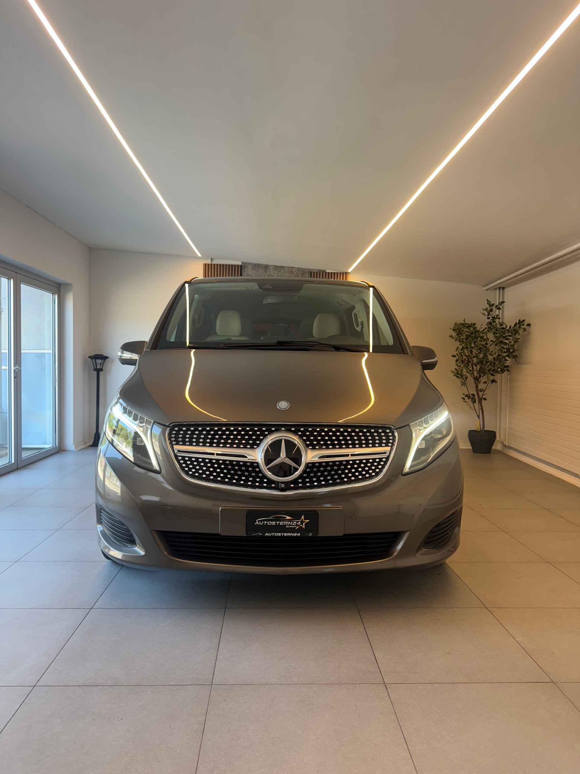 MERCEDES-BENZ V 250 d Avantgarde lang 7G-Tronic *7 Plätzer *CH-Fahrzeug*-showroom-element-2