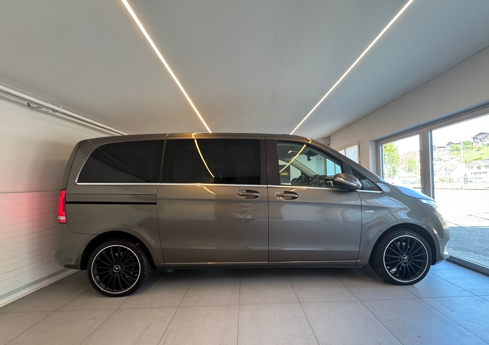 MERCEDES-BENZ V 250 d Avantgarde lang 7G-Tronic *7 Plätzer *CH-Fahrzeug*-image-7