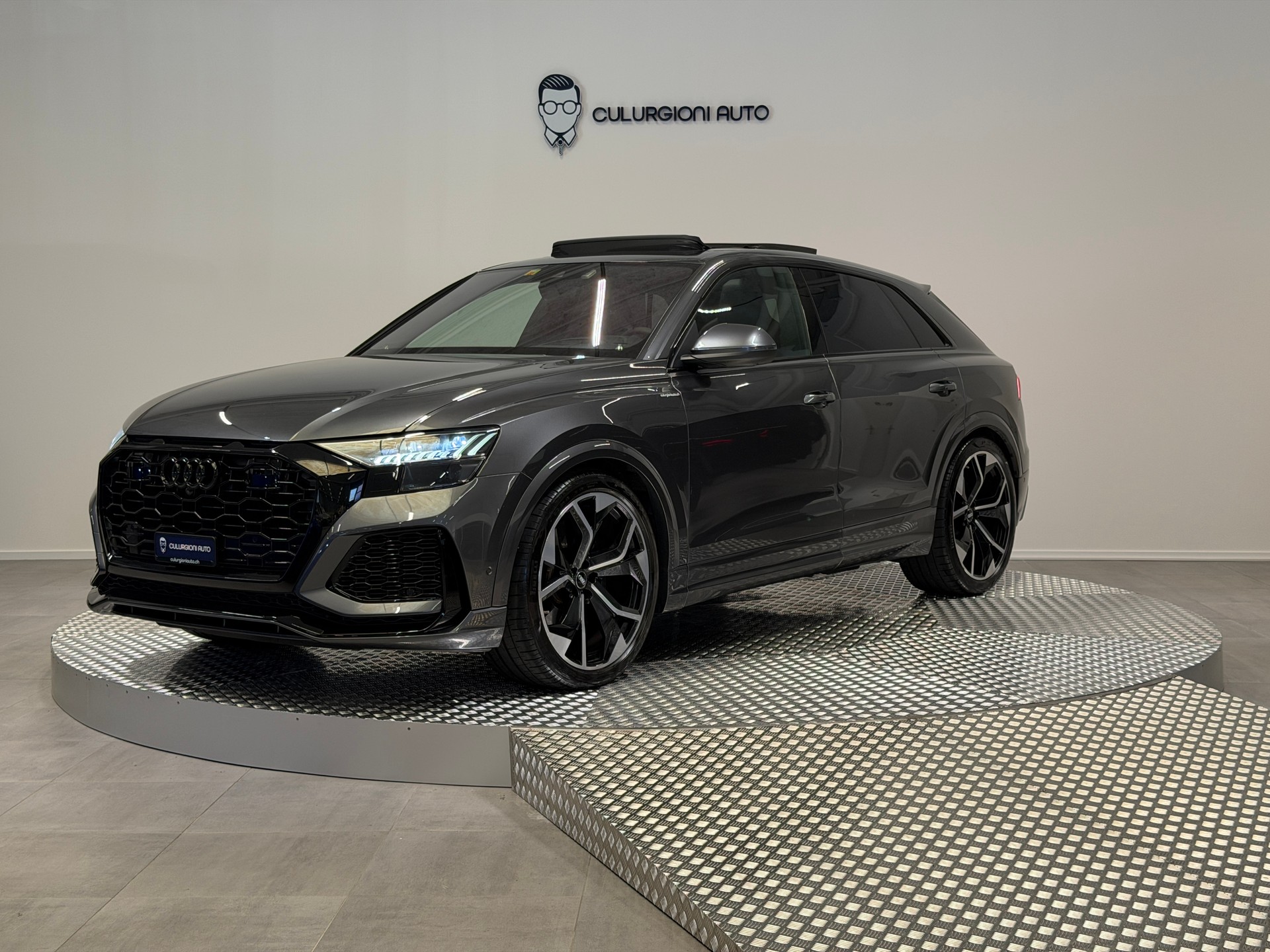 AUDI RSQ8 quattro tiptronic