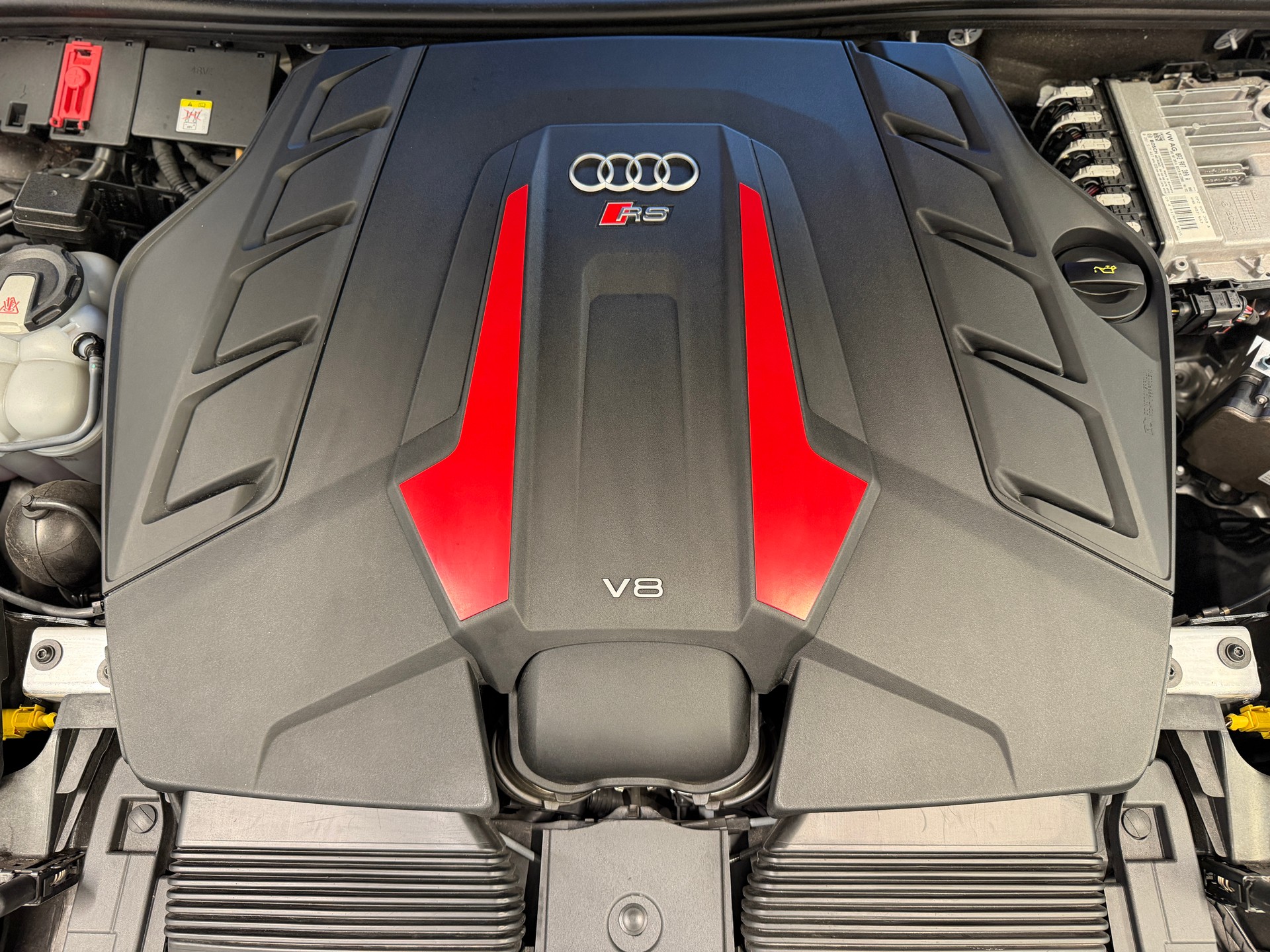 AUDI RSQ8 quattro tiptronic-image-15
