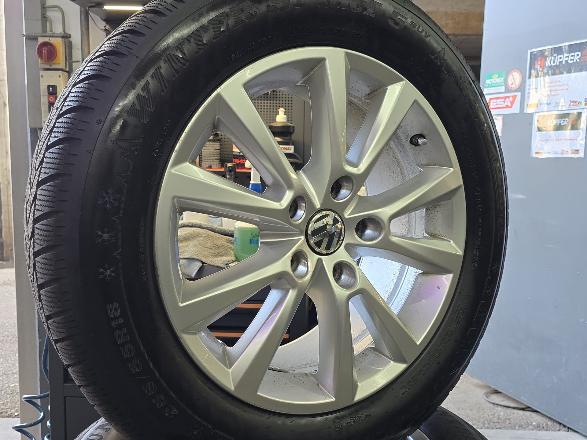 VW Touareg 3.0 TDI BMT Terrain Tech R-Line EXCLUSIVE Peak (Mit Sperren!)-image-29
