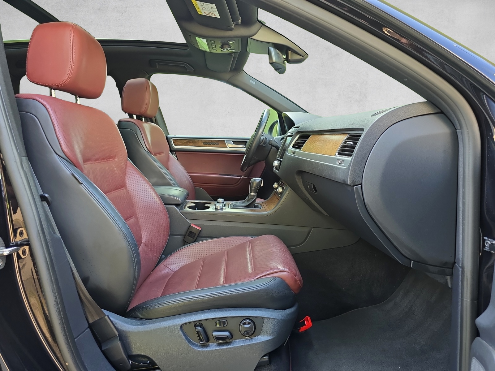 VW Touareg 3.0 TDI BMT Terrain Tech R-Line EXCLUSIVE Peak (Mit Sperren!)-image-14