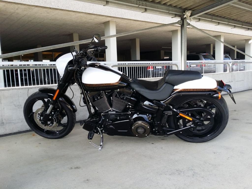 HARLEY-DAVIDSON FXSE Breakout Pro Street CVO ABS-image-4