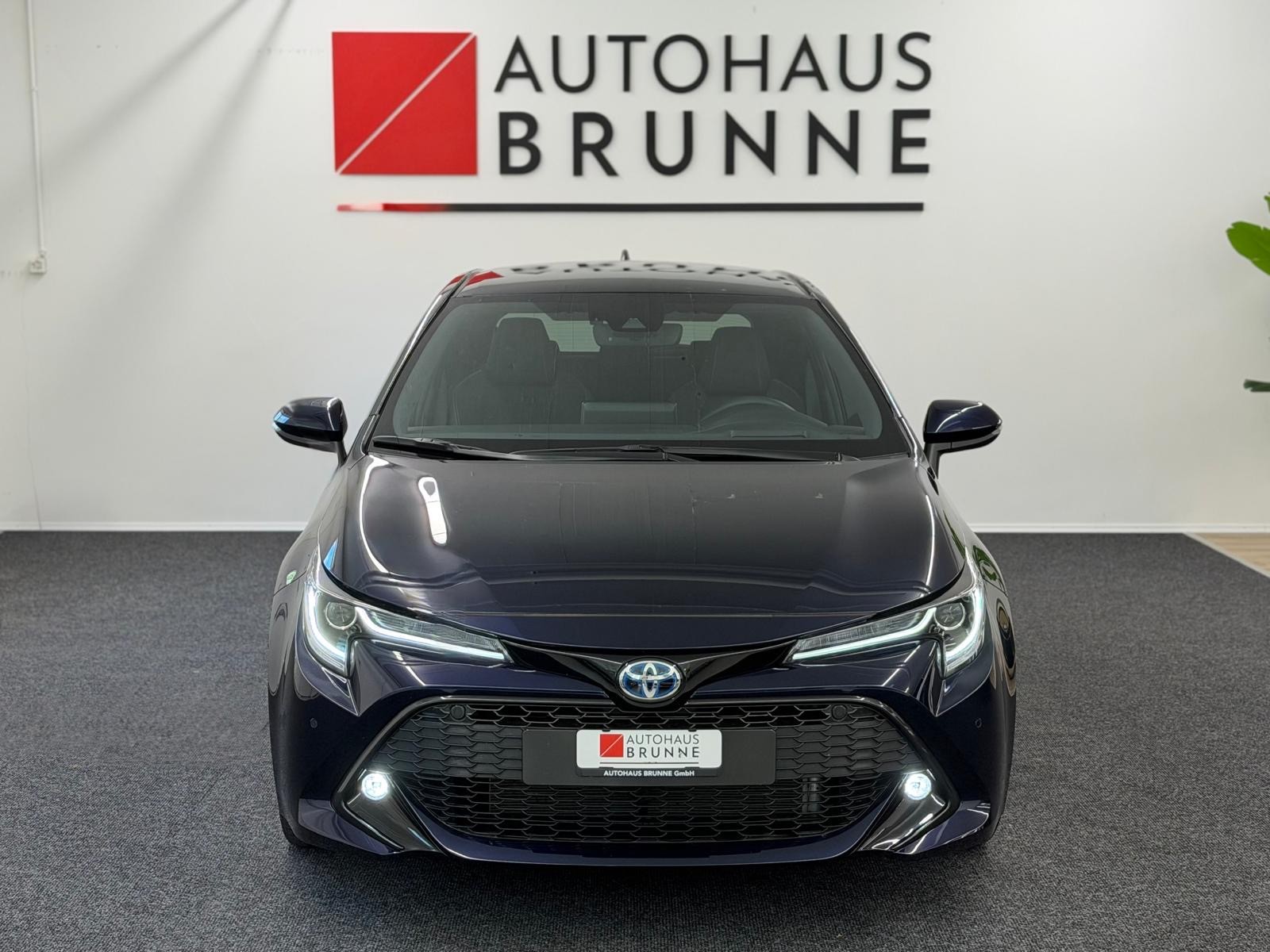 TOYOTA Corolla 1.8 HSD Active e- CVT-showroom-element-1
