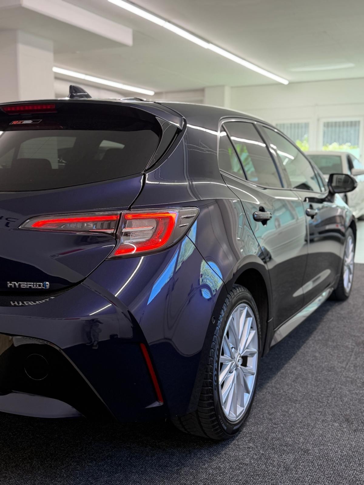 TOYOTA Corolla 1.8 HSD Active e- CVT-image-4