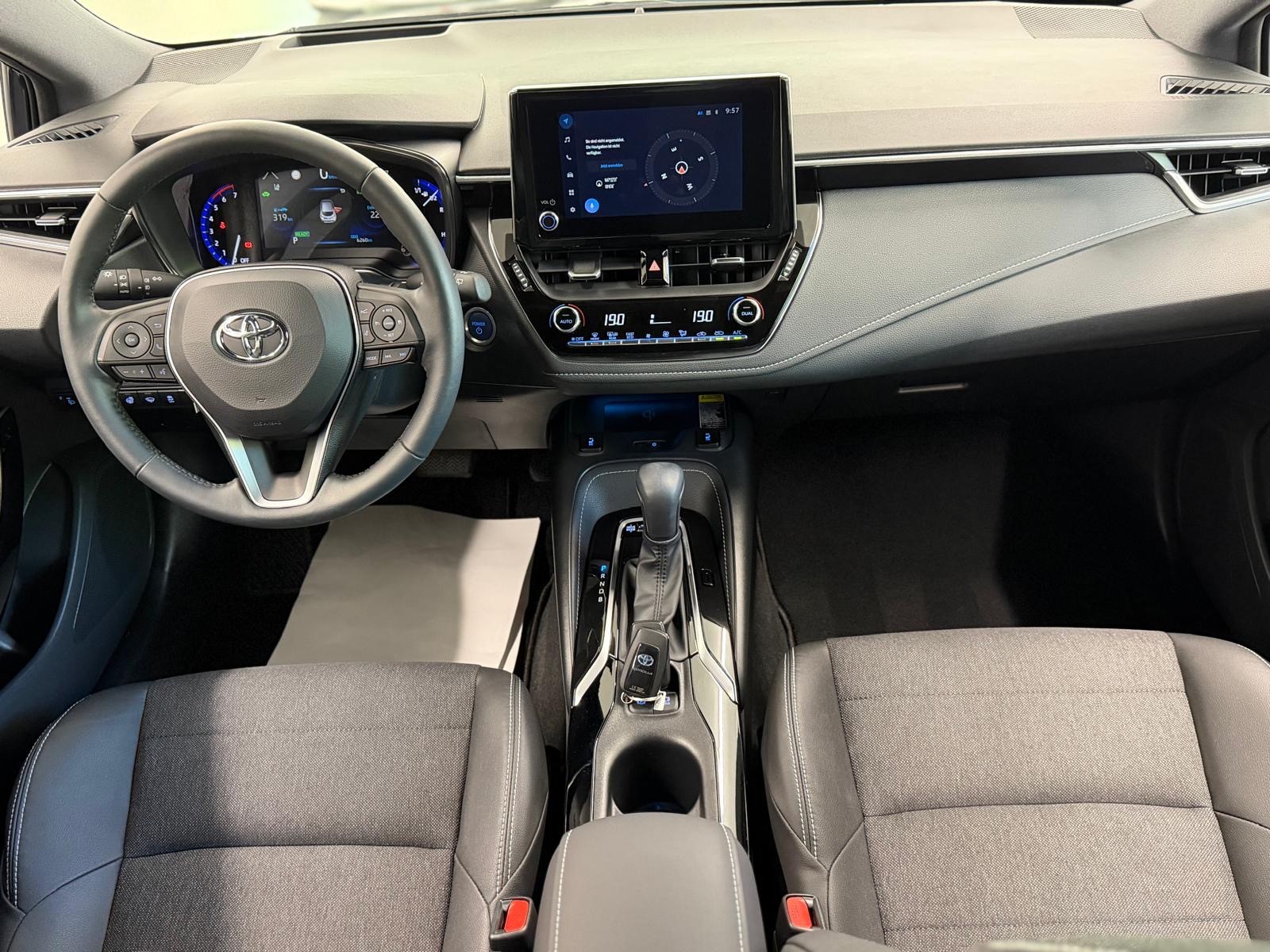 TOYOTA Corolla 1.8 HSD Active e- CVT-image-14