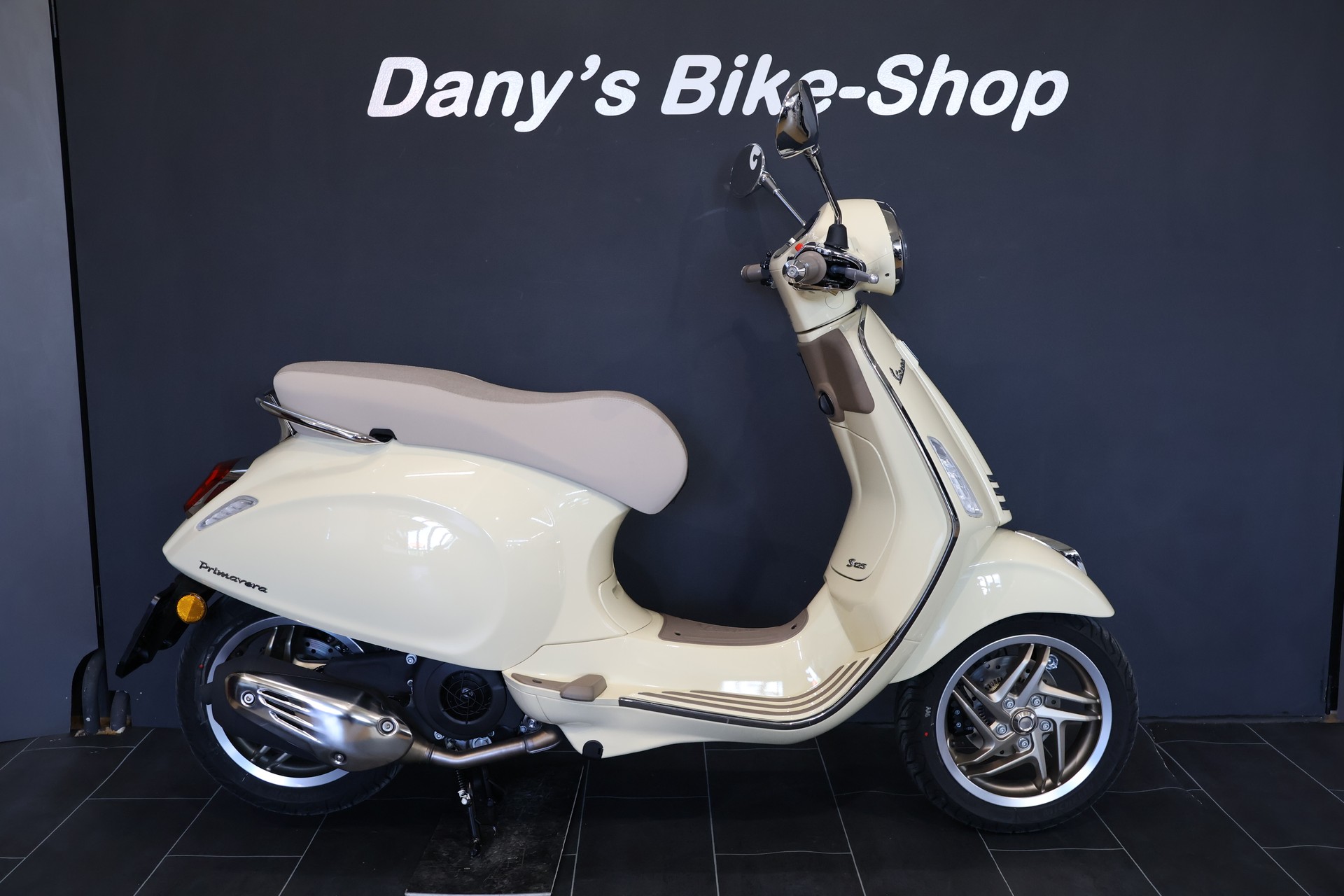 PIAGGIO Vespa Primavera 125 S E5+ MY26 (4 Jahre Garantie)-showroom-element-2