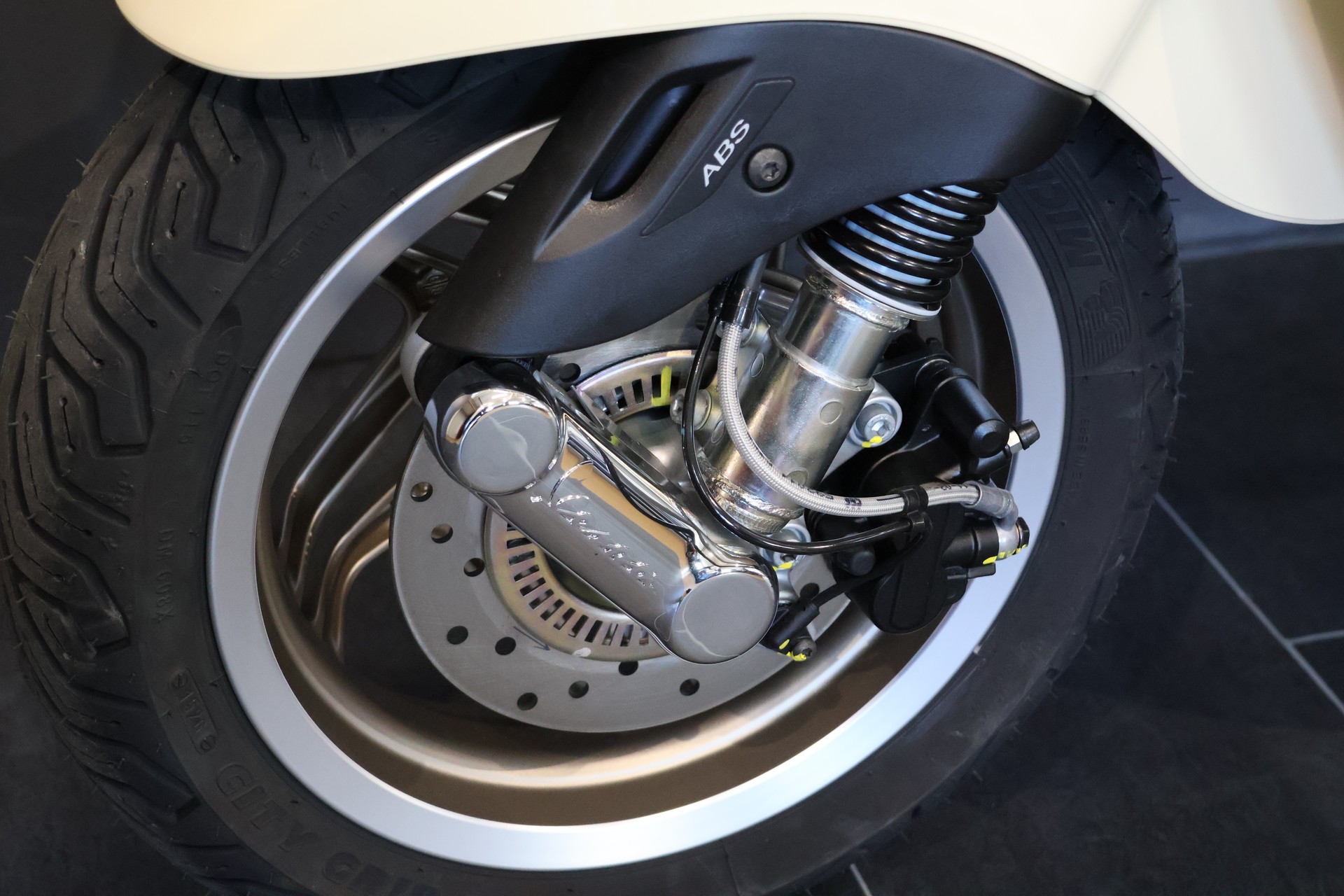 PIAGGIO Vespa Primavera 125 S E5+ MY26 (4 Jahre Garantie)-image-8