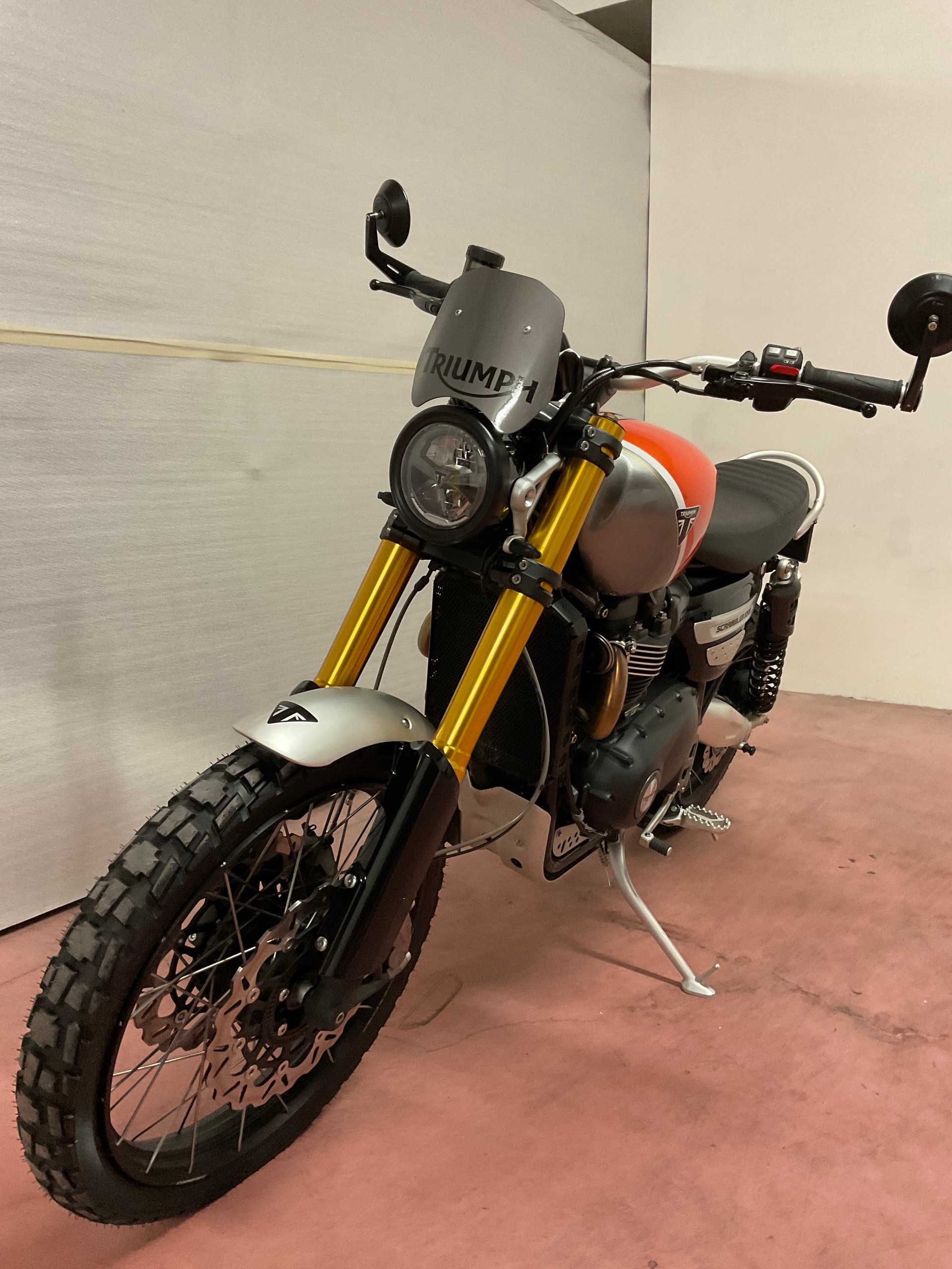 TRIUMPH Scrambler 1200 XE Special Edition-image-4