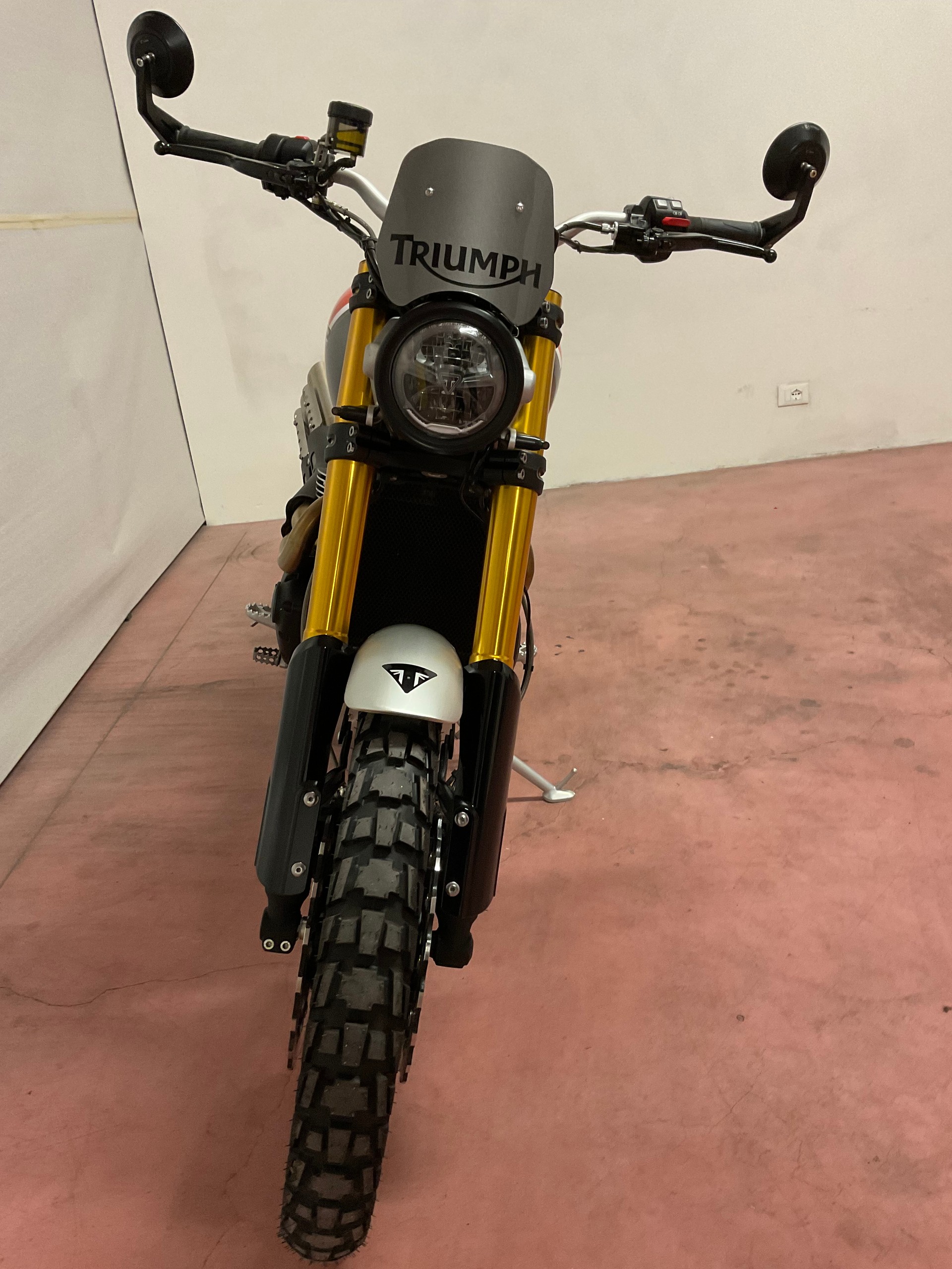 TRIUMPH Scrambler 1200 XE Special Edition-image-12