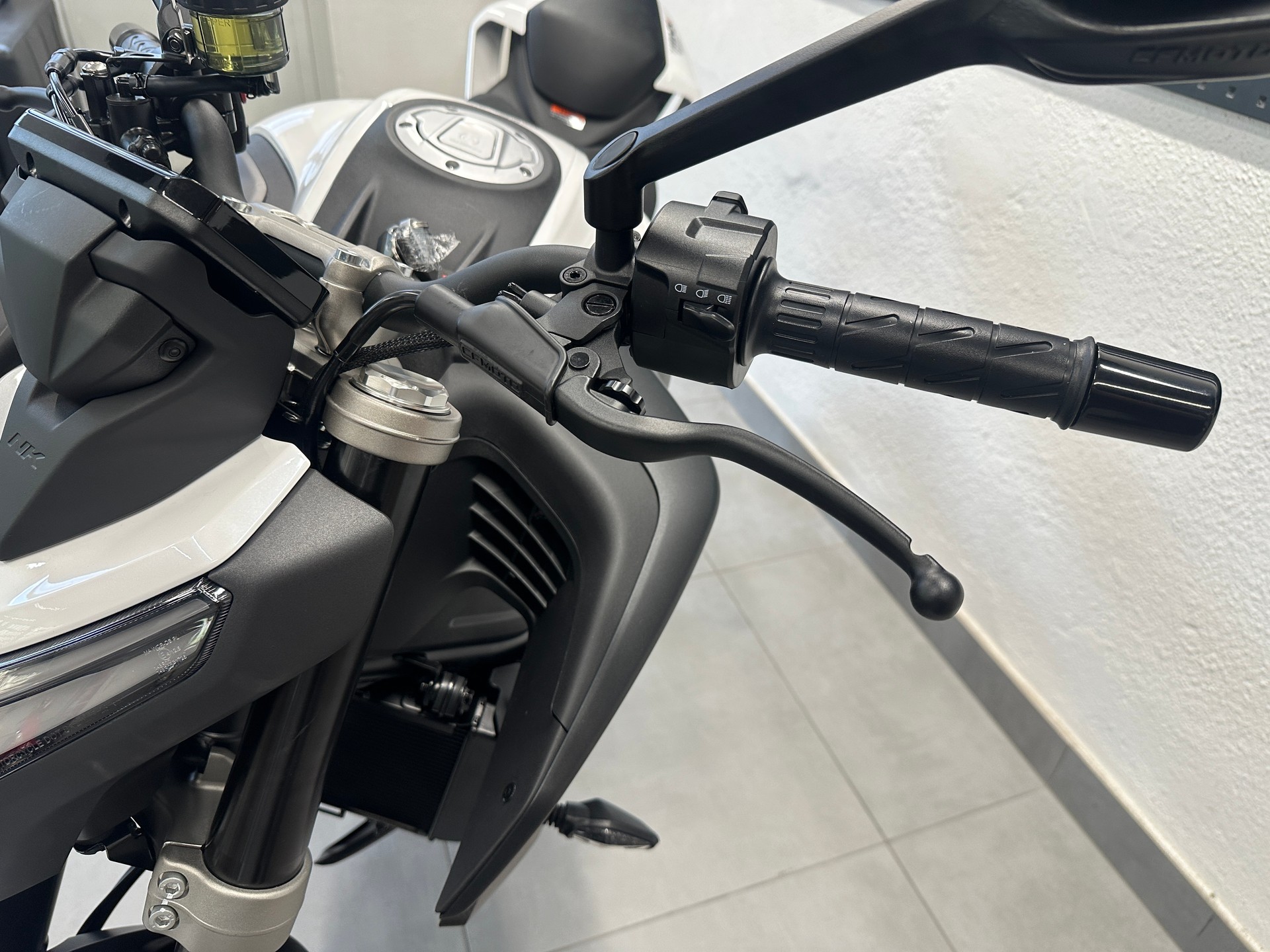 CF MOTO 450 NK | Ab Lager lieferbar | Neu | Naked Bike | A2 | Garantie-image-11
