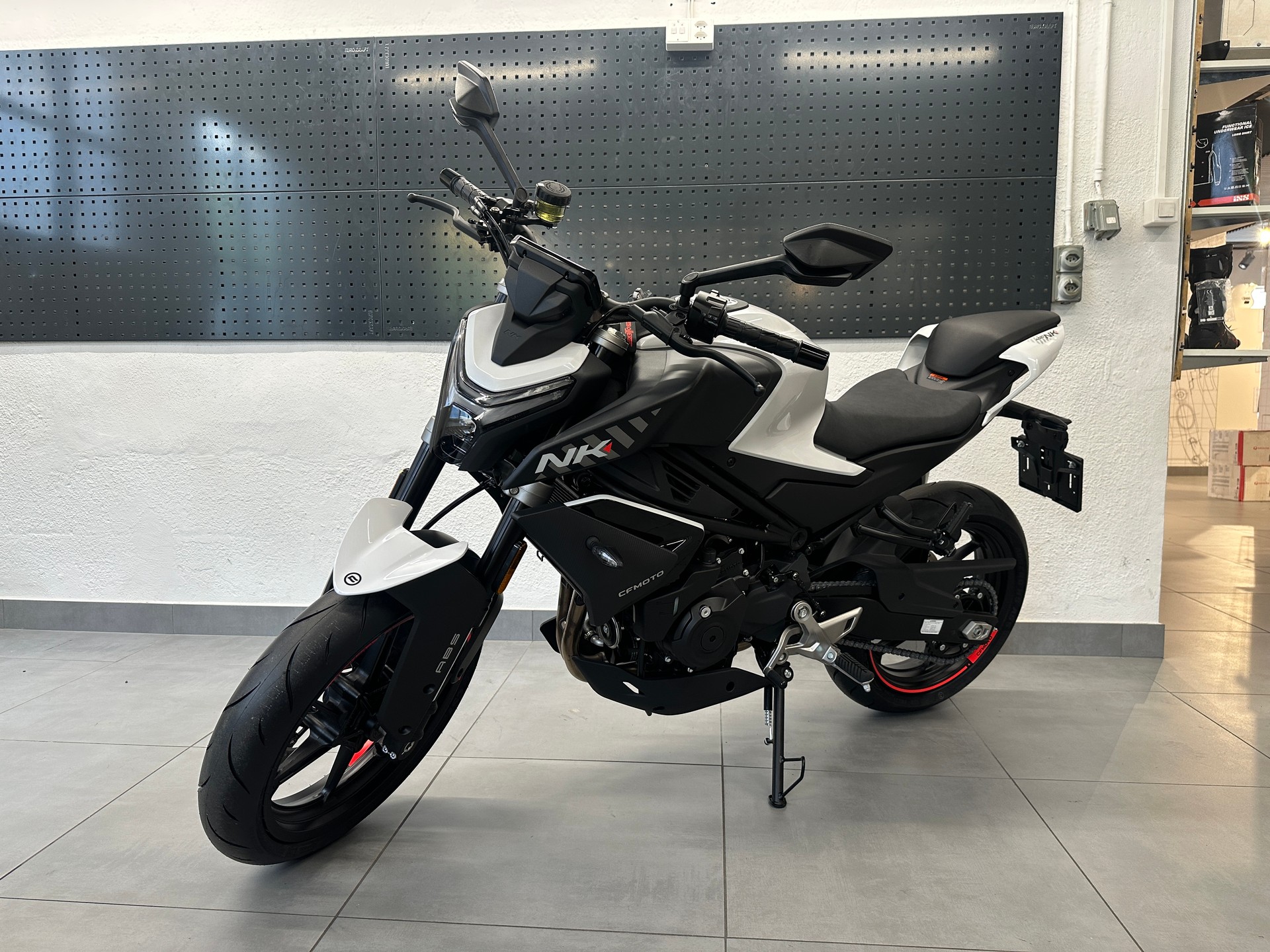 CF MOTO 450 NK | Ab Lager lieferbar | Neu | Naked Bike | A2 | Garantie-image-4