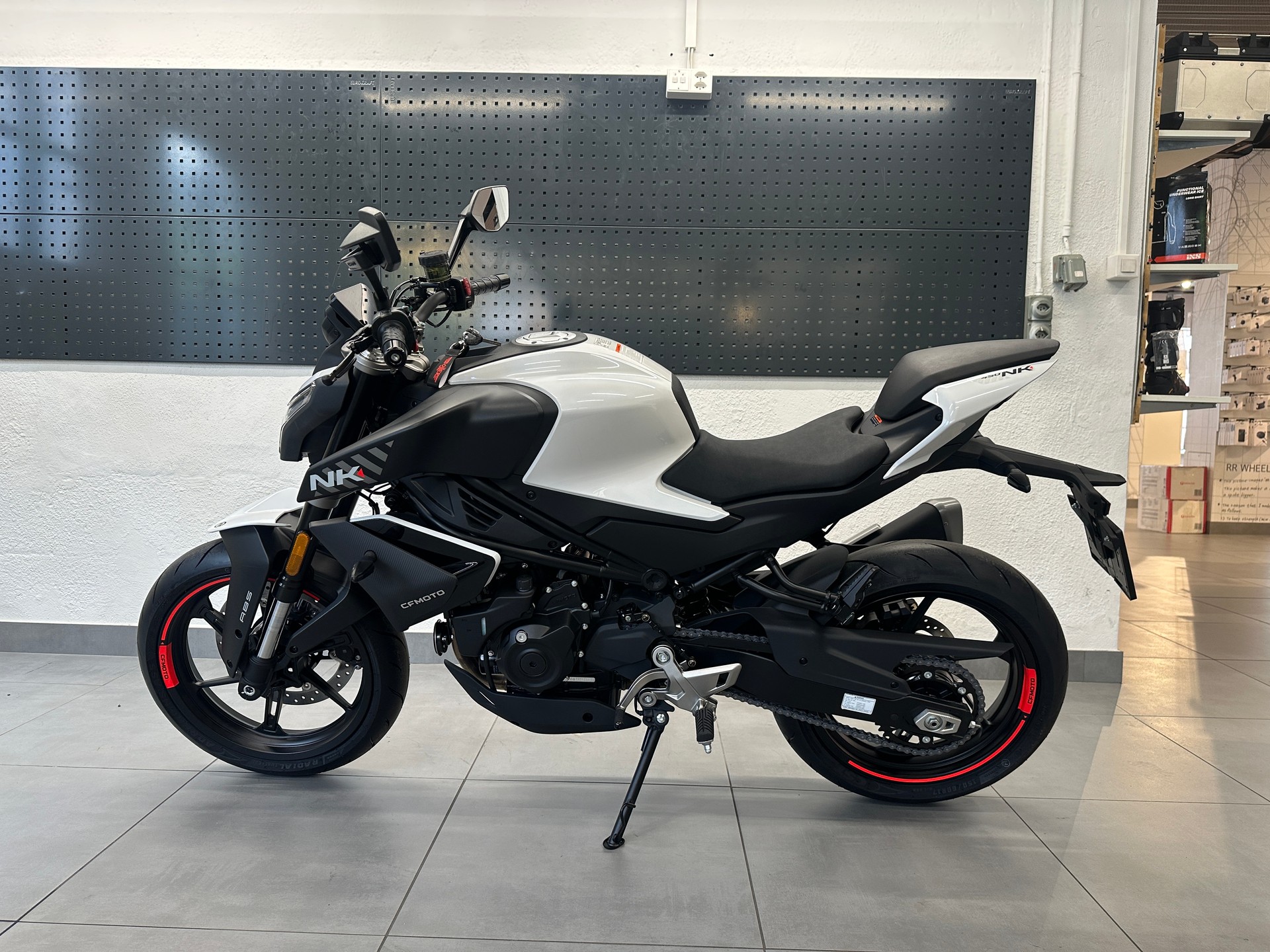 CF MOTO 450 NK | Ab Lager lieferbar | Neu | Naked Bike | A2 | Garantie-image-15