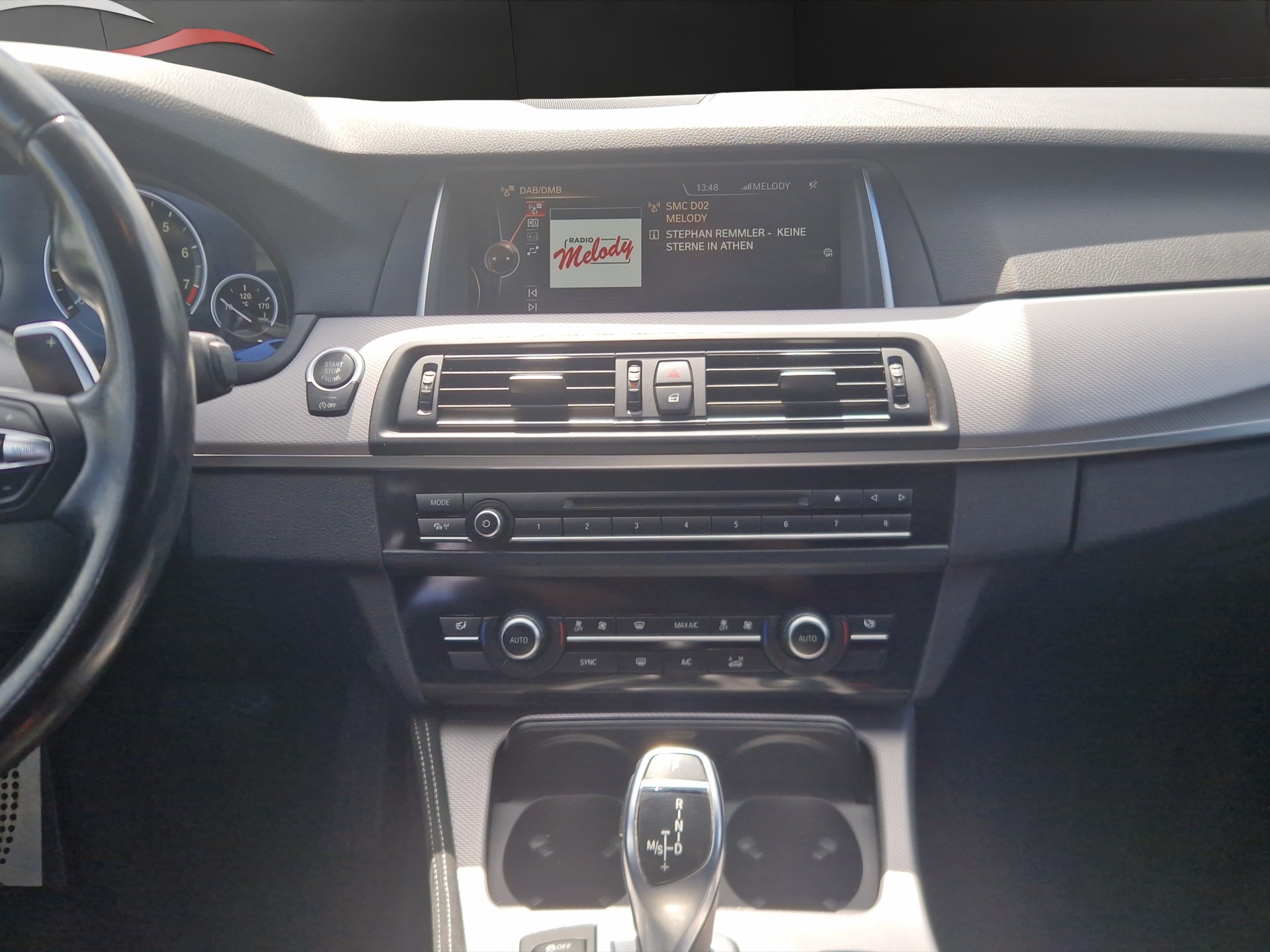 BMW 528i MSport Touring xDrive Steptronic-image-10