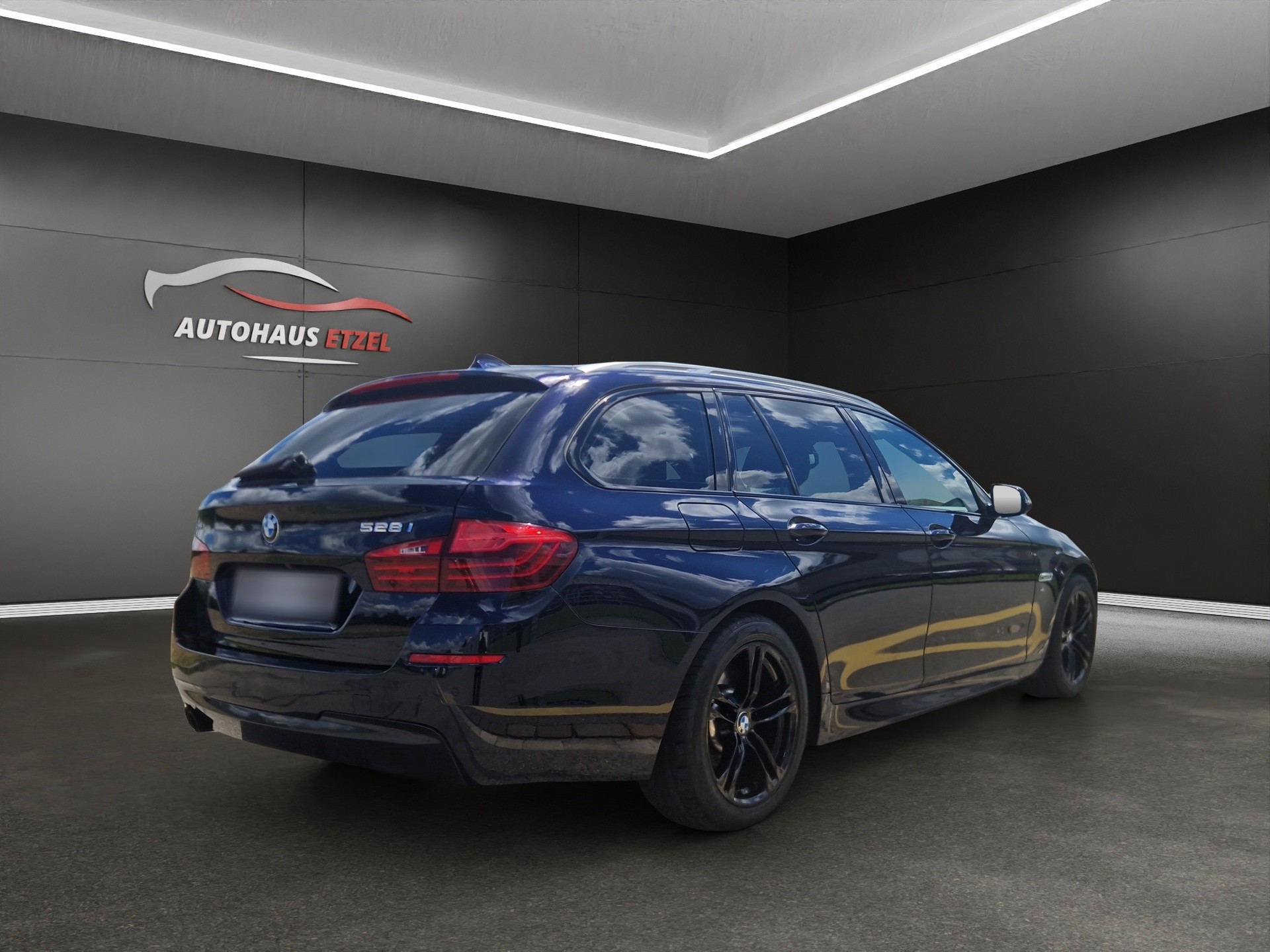 BMW 528i MSport Touring xDrive Steptronic-image-5