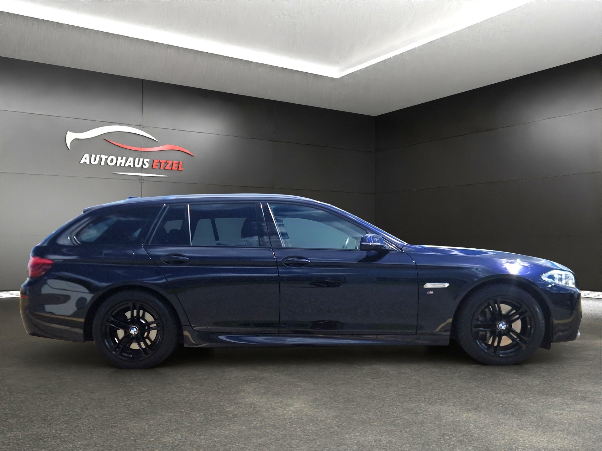 BMW 528i MSport Touring xDrive Steptronic-image-3