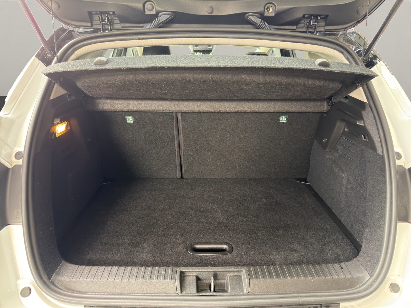 RENAULT Captur 1.6 E-Tech Intens-image-14