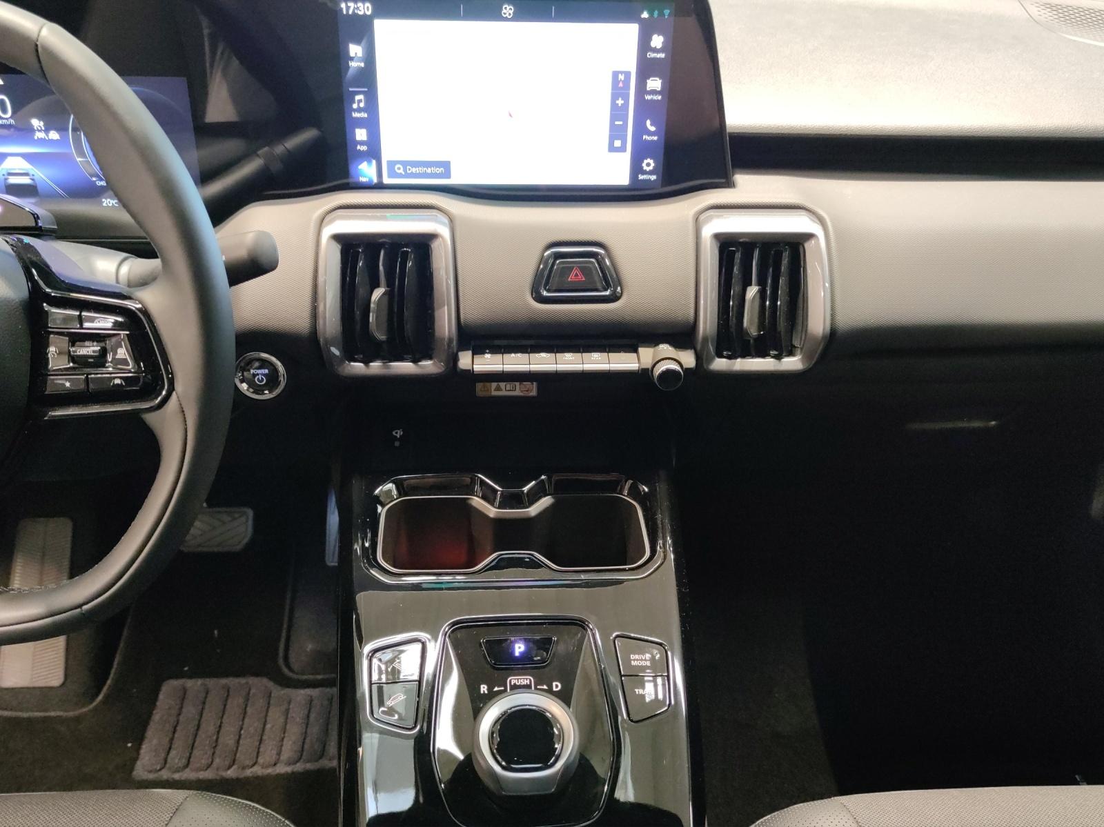 TOYOTA Urban Cruiser Premium AWD-image-11