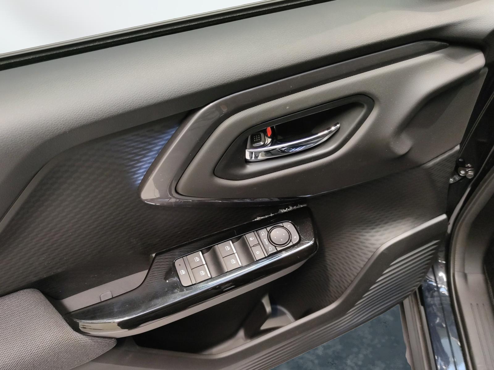 TOYOTA Urban Cruiser Premium AWD-image-13