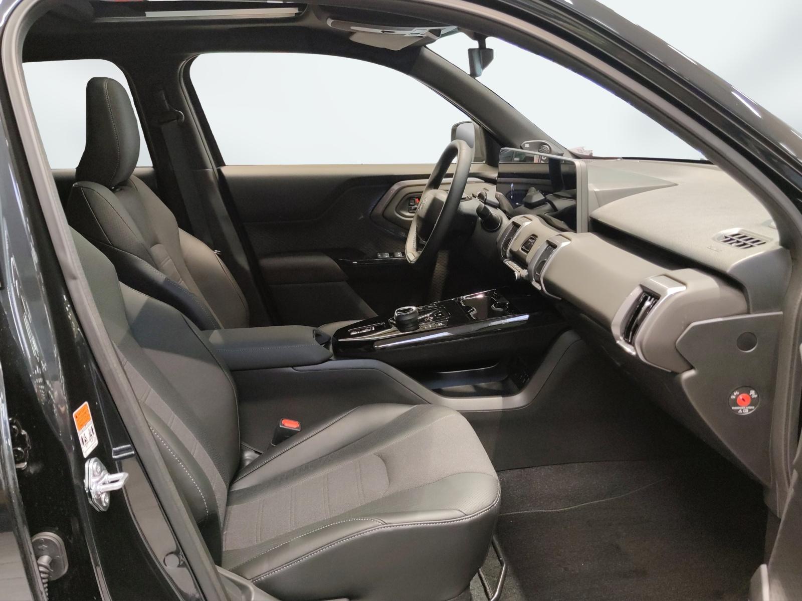 TOYOTA Urban Cruiser Premium AWD-image-8