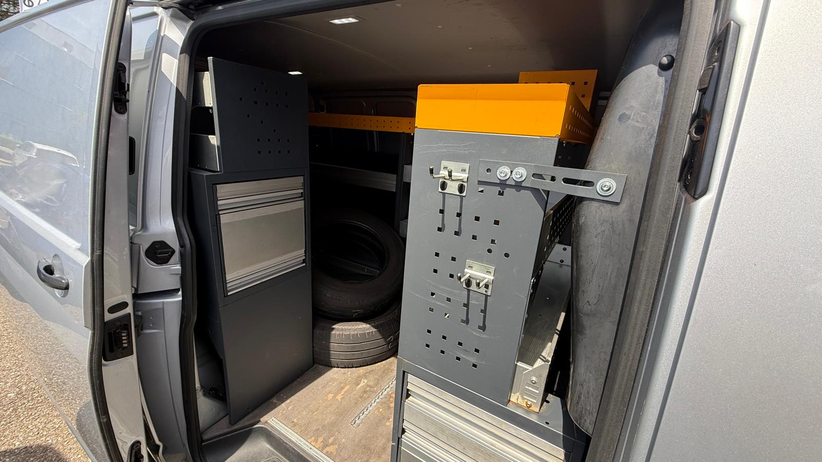 VW T6.1 2.0 TDI TDI EINBAU-SCHRÄNKE 3200 KG!!!-image-26