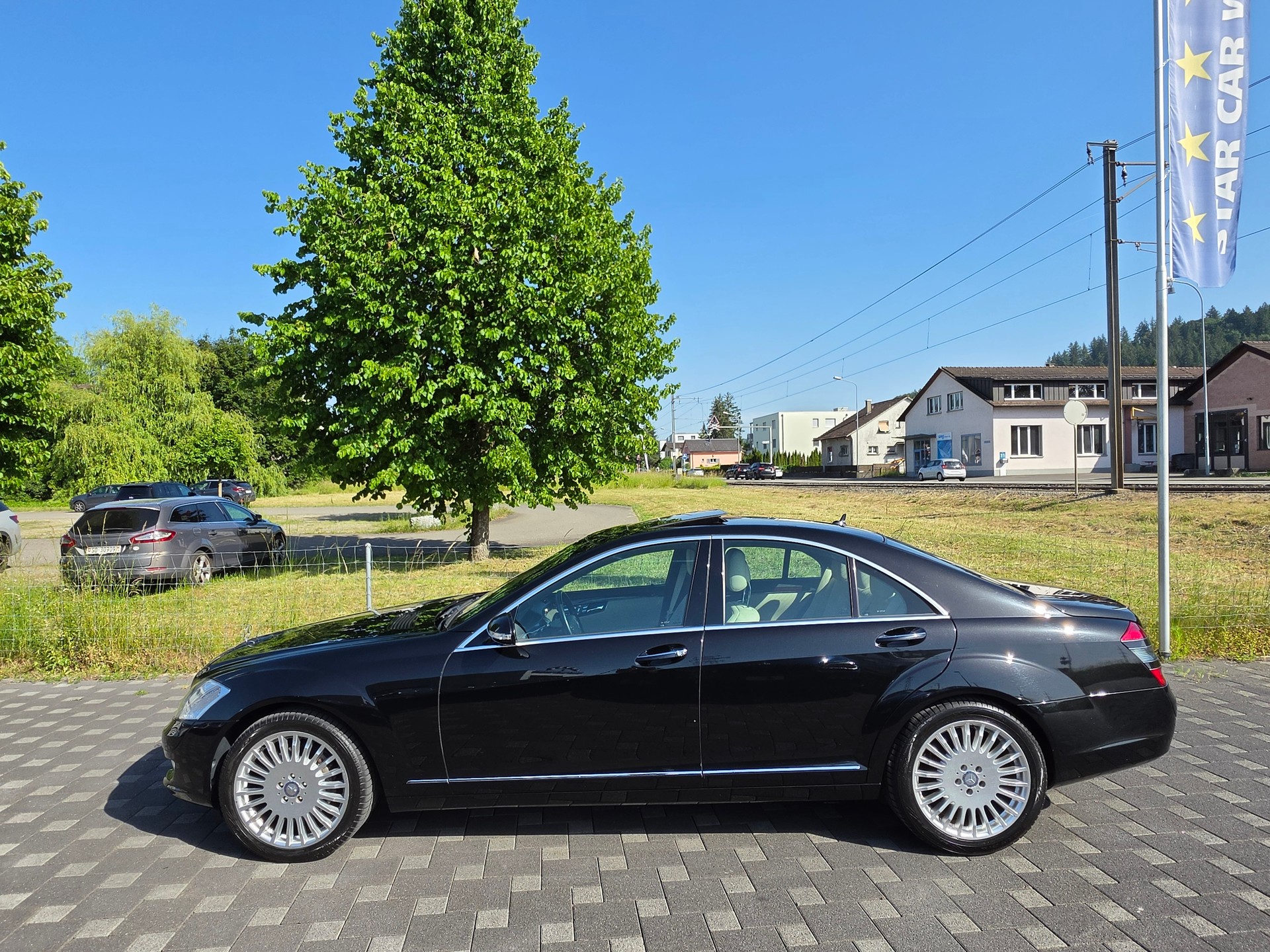 MERCEDES-BENZ S 350 7G-Tronic-showroom-element-1
