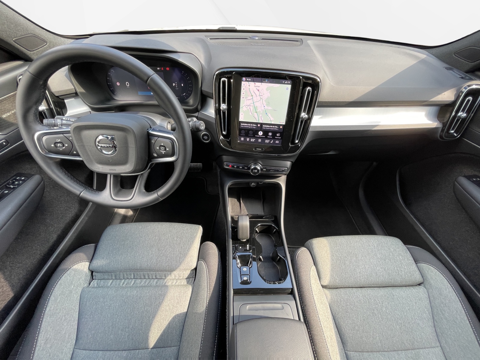 VOLVO XC40 2.0 B3 MH Plus Dark-image-10