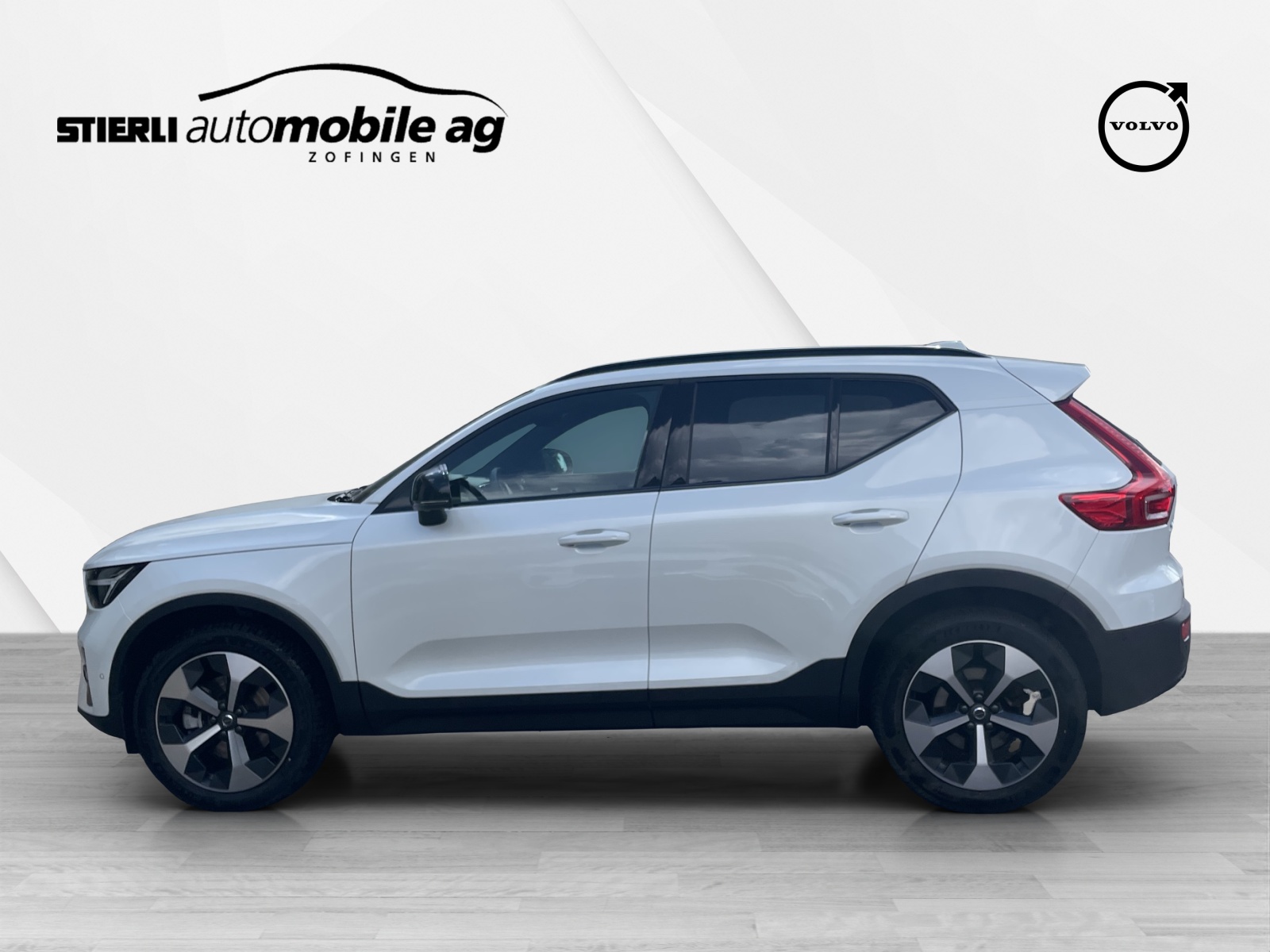 VOLVO XC40 2.0 B3 MH Plus Dark-image-7