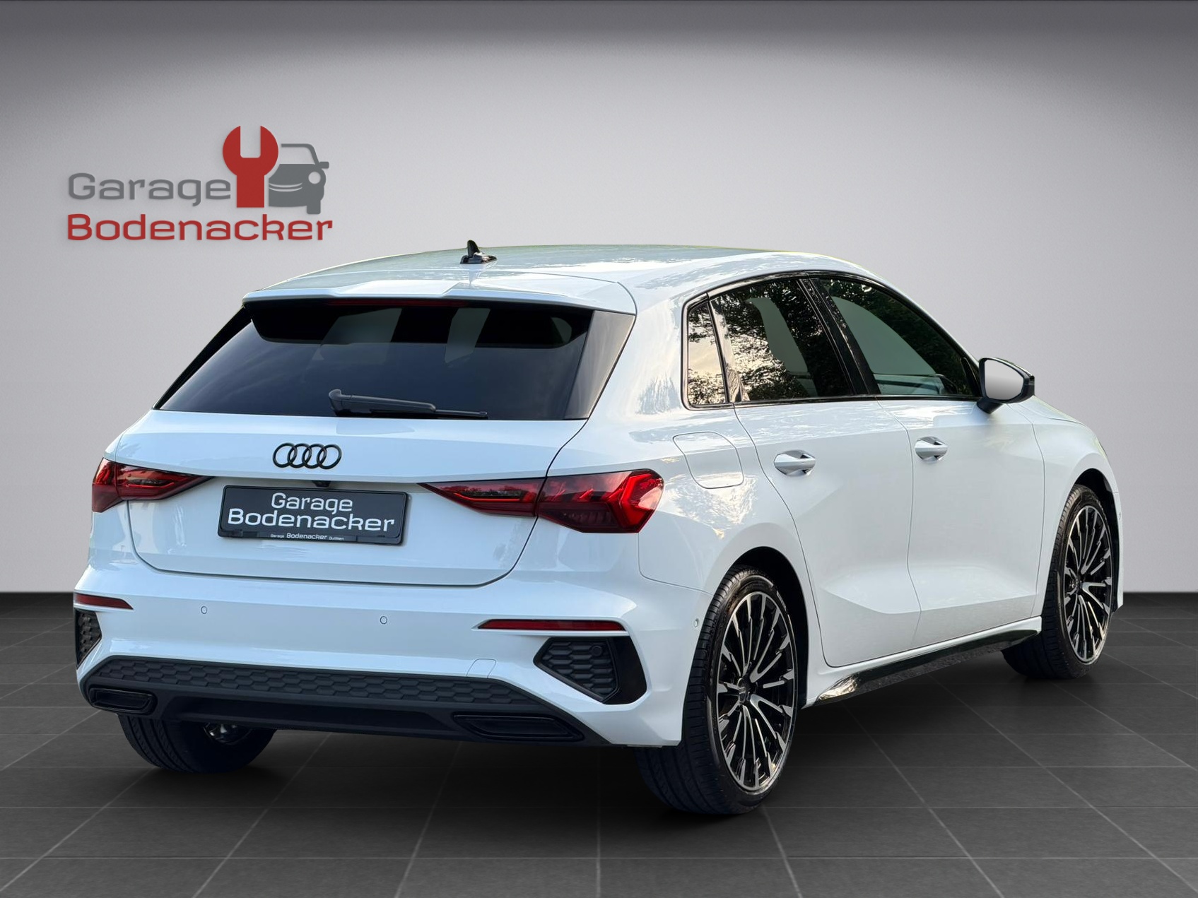 AUDI A3 Sportback 35 TFSI S line Attraction S-tronic-image-4