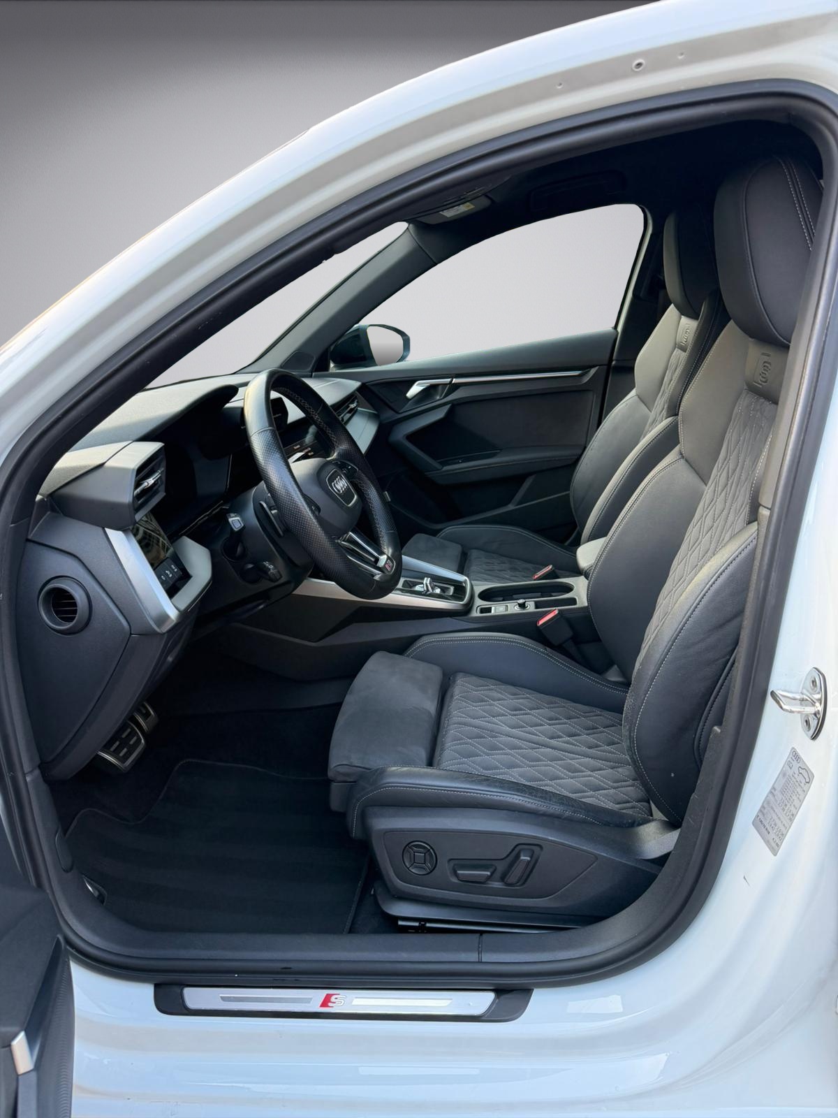 AUDI A3 Sportback 35 TFSI S line Attraction S-tronic-image-9