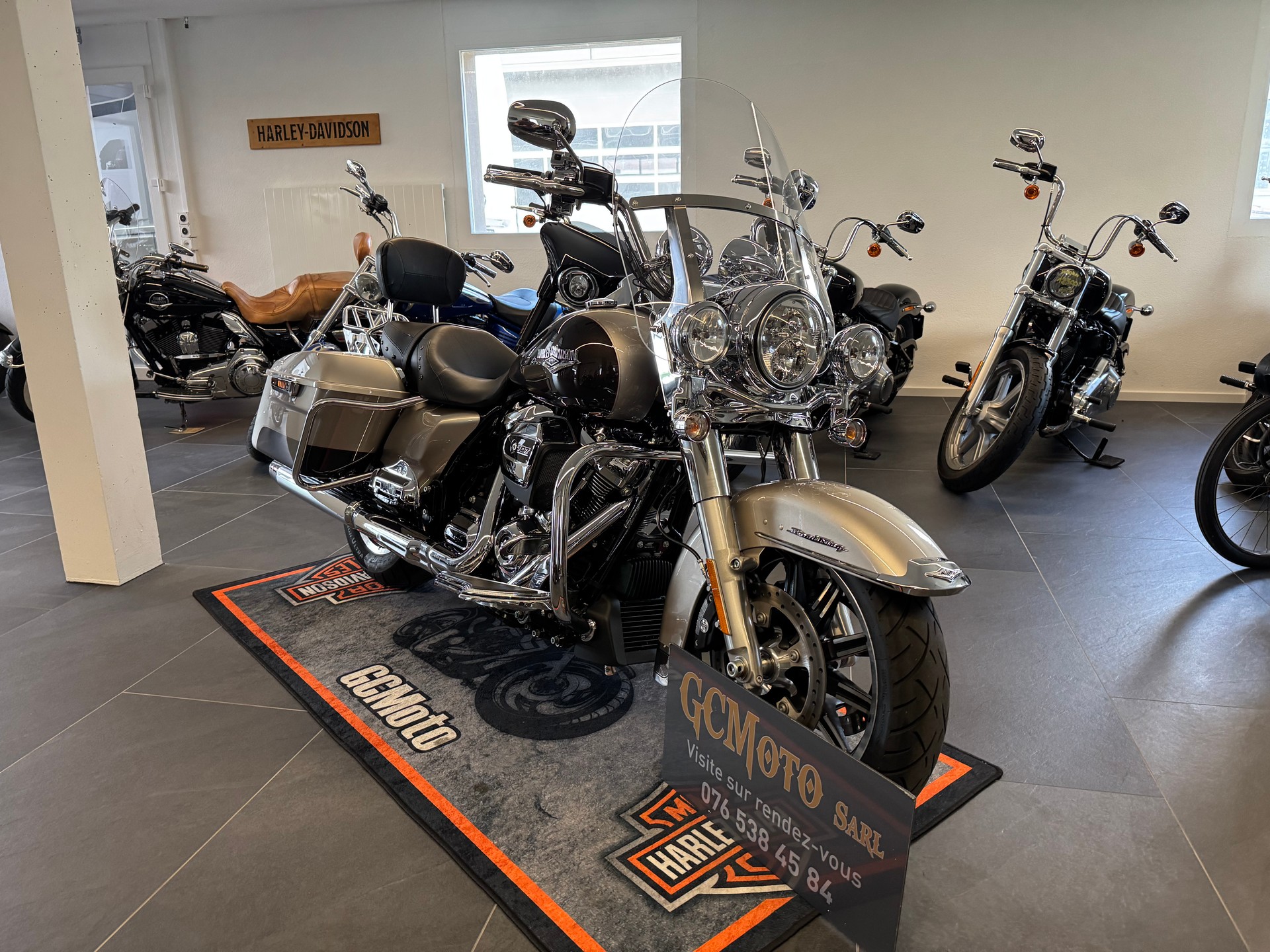 HARLEY-DAVIDSON FLHR Road King 107 ABS-image-4