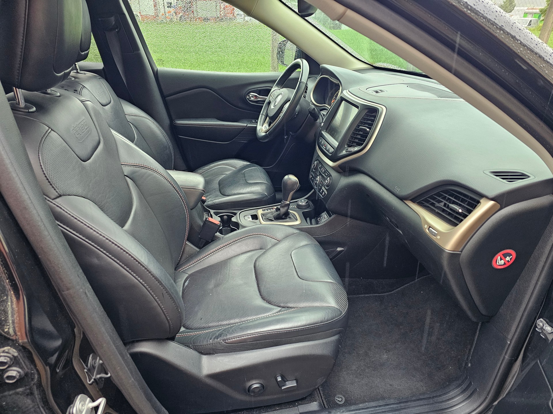 JEEP Cherokee 2.2TD Longitude Sw- Black Ed. AWD 9ATX-image-9