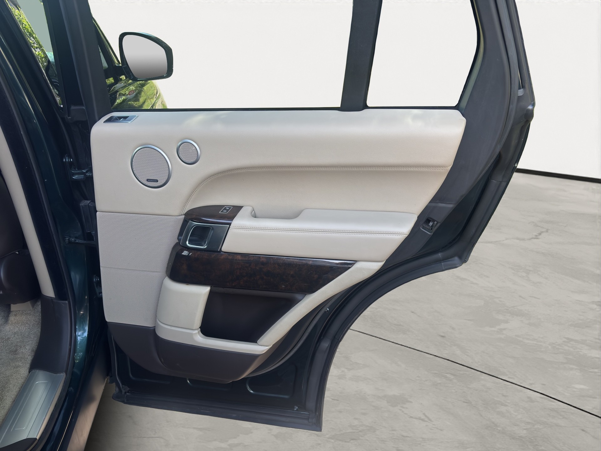 LAND ROVER Range Rover 3.0 TDV6 Vogue Automatic-image-18
