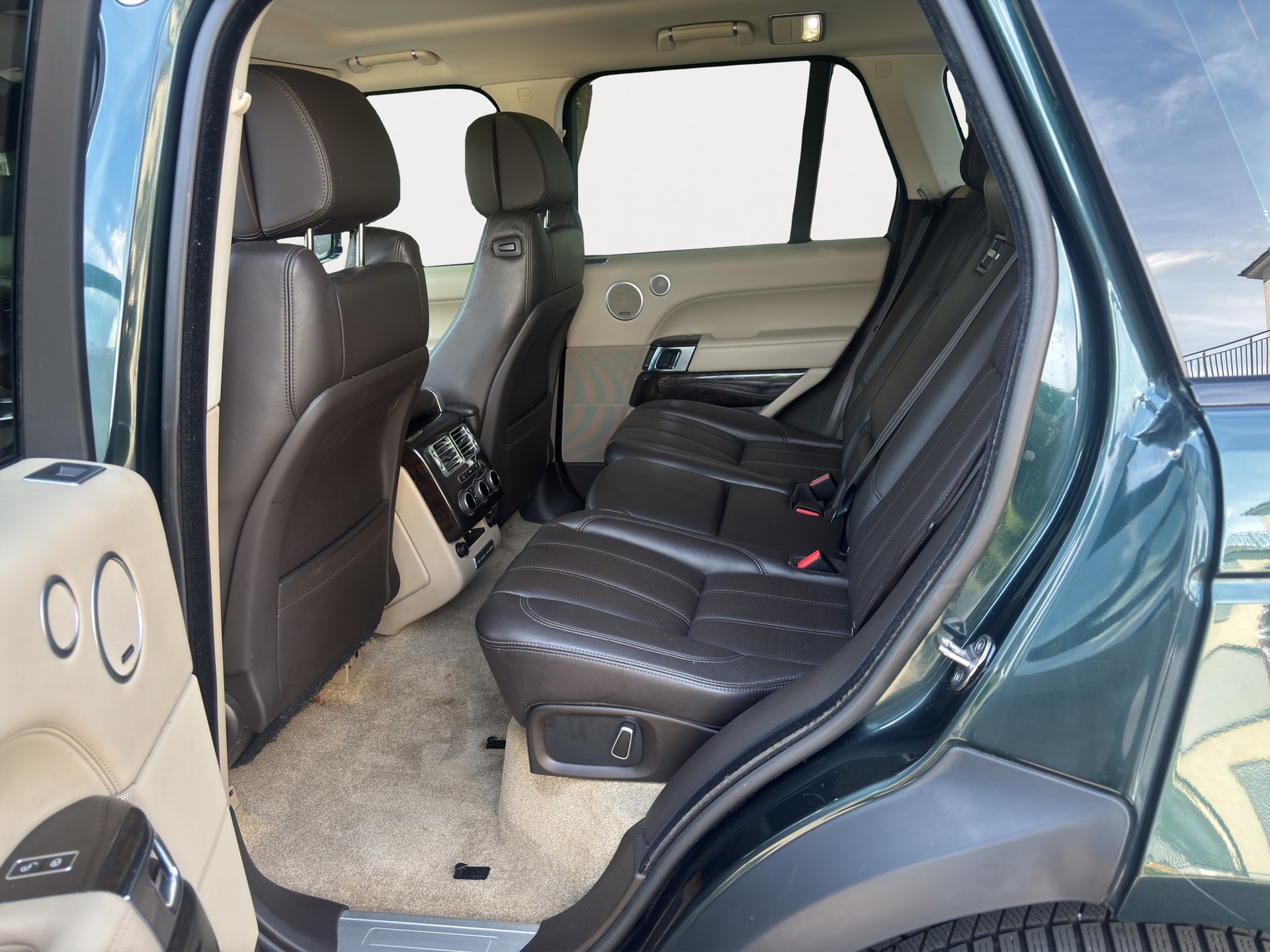 LAND ROVER Range Rover 3.0 TDV6 Vogue Automatic-image-12