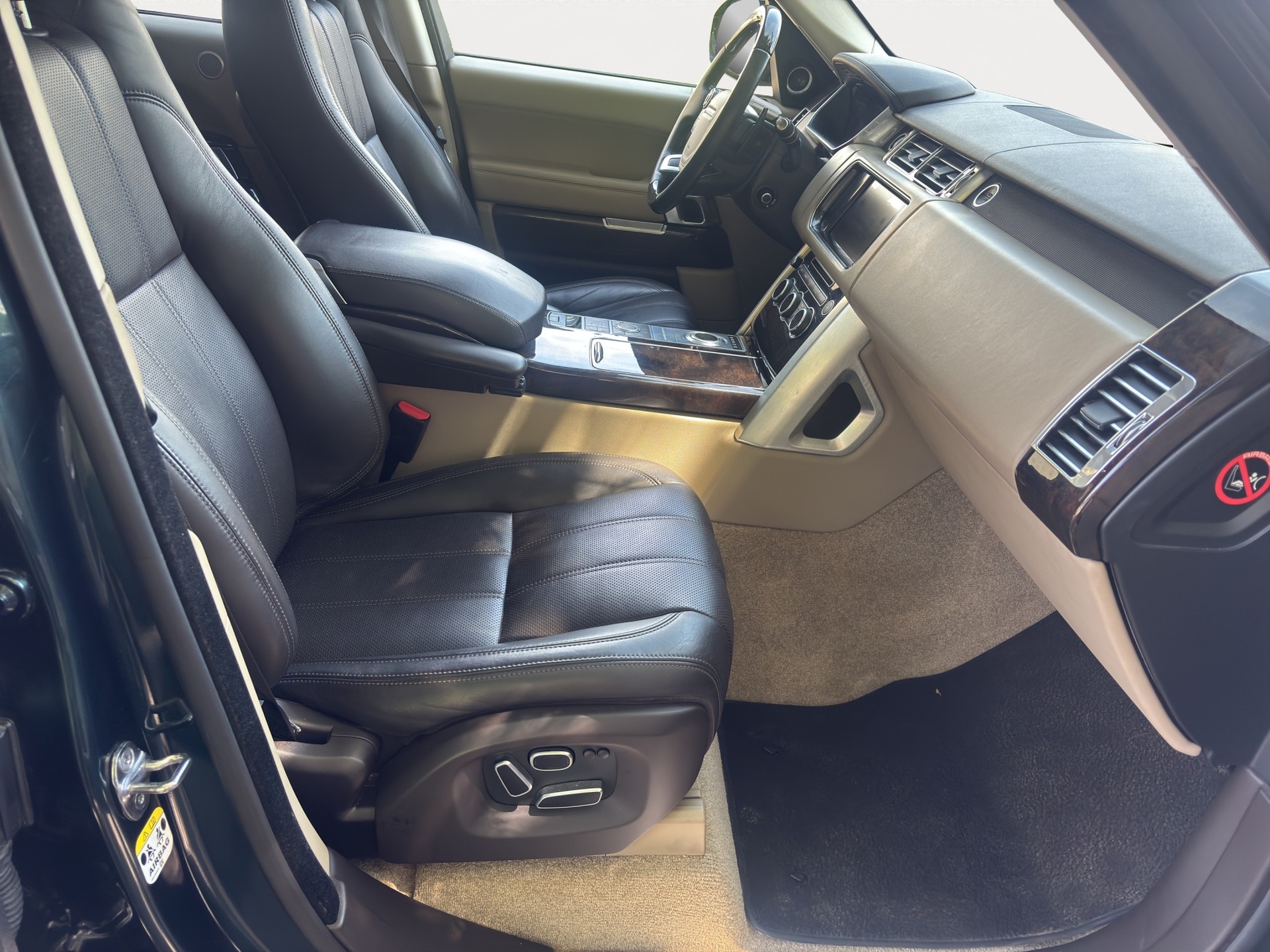 LAND ROVER Range Rover 3.0 TDV6 Vogue Automatic-image-17