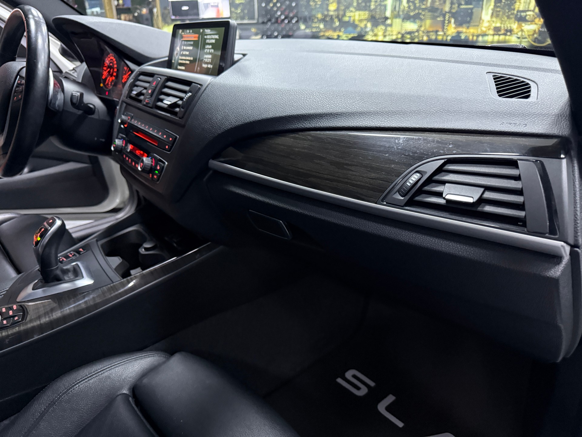 BMW M135i Steptronic / CH Fz-image-9
