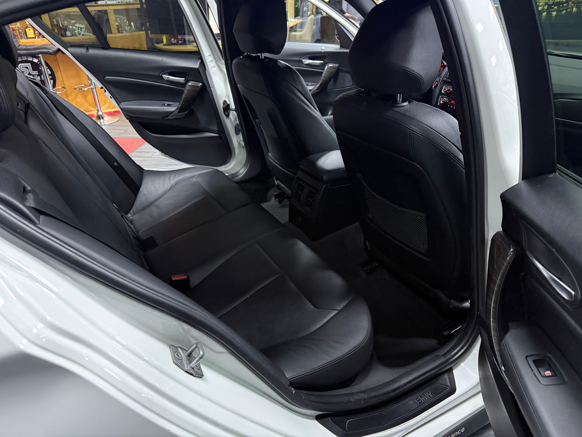 BMW M135i Steptronic / CH Fz-image-12