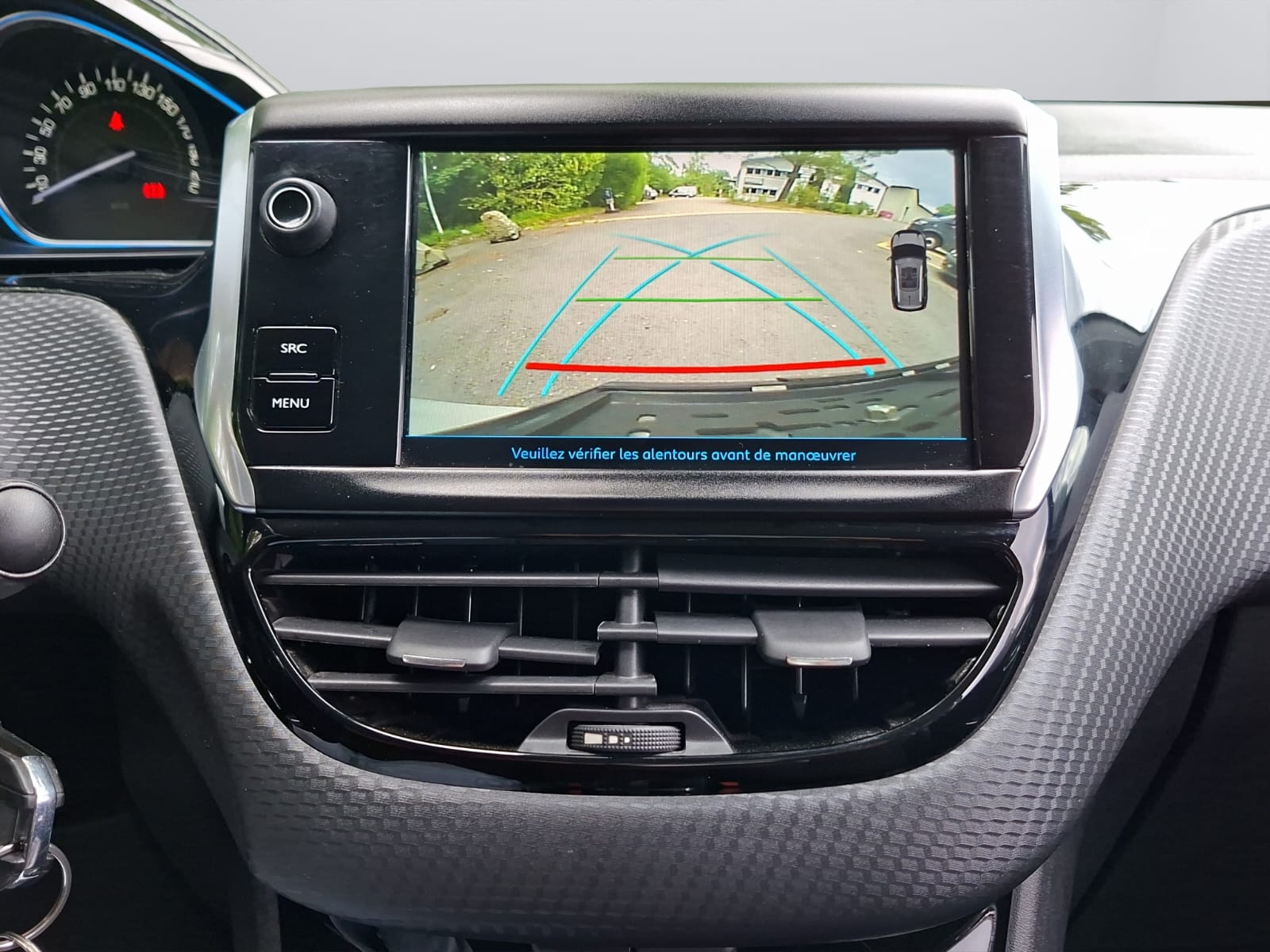 PEUGEOT 2008 1.2 PureTech Allure-image-17