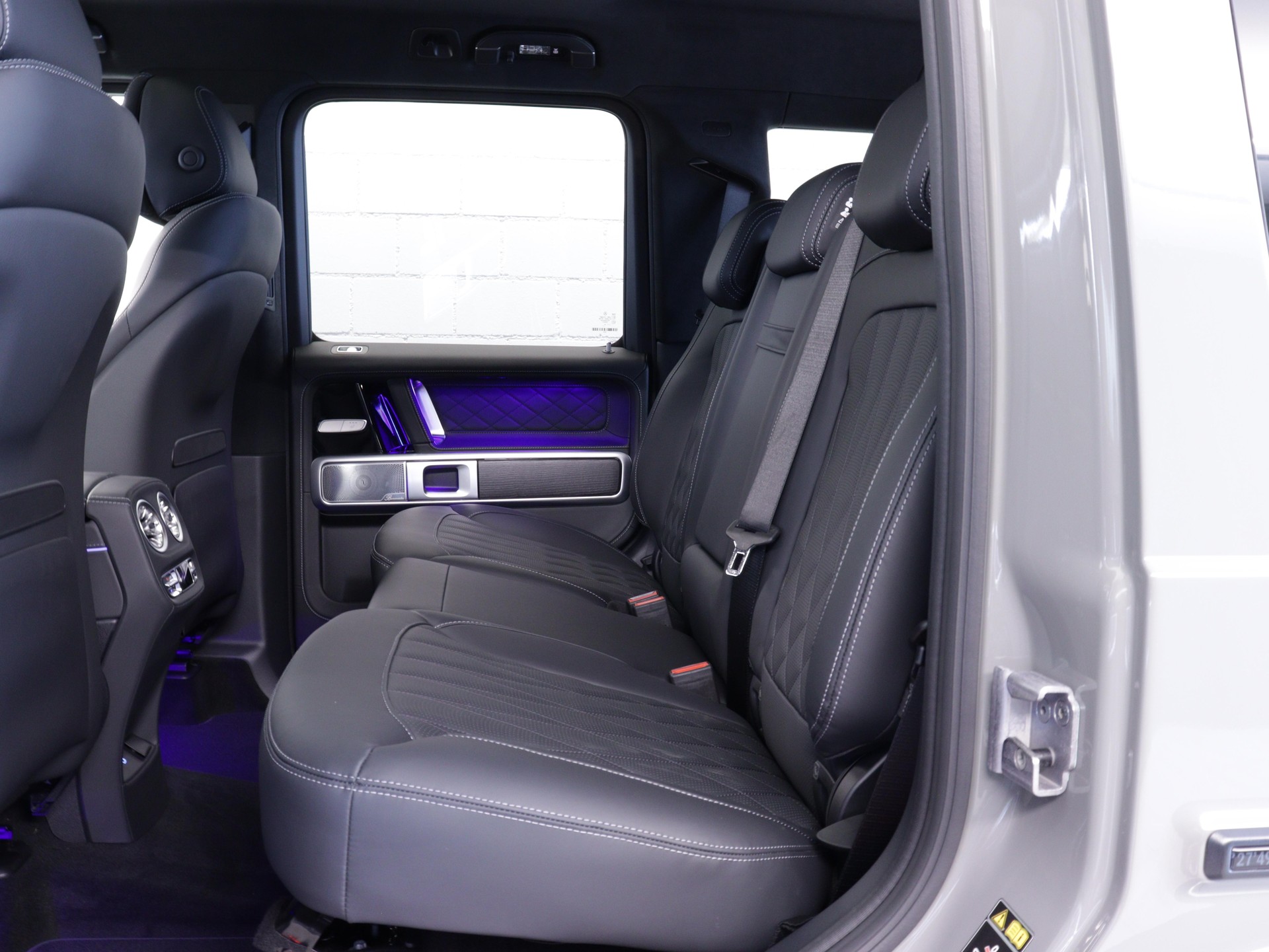 MERCEDES-BENZ G 450 d AMG Line-image-11