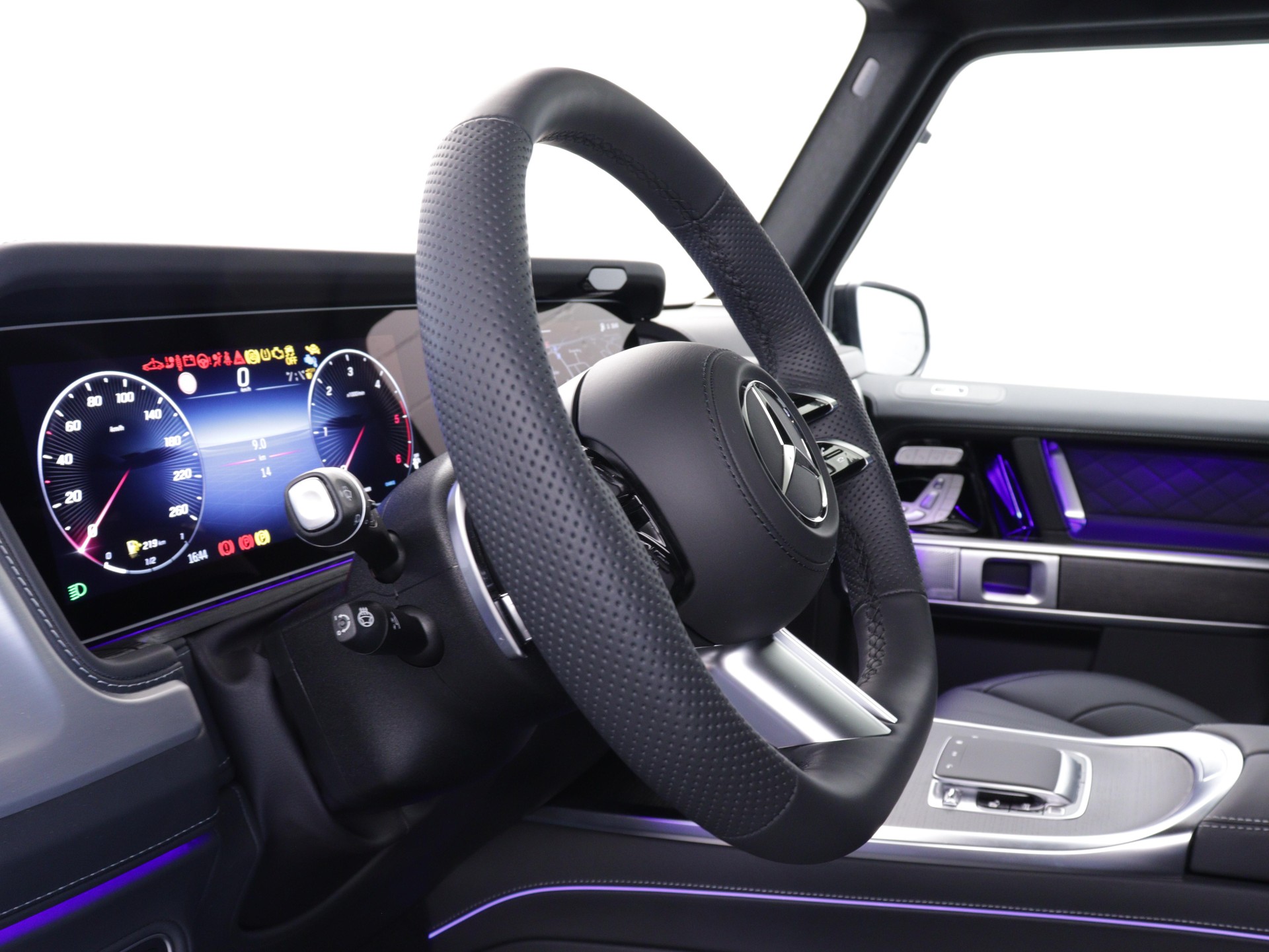MERCEDES-BENZ G 450 d AMG Line-image-6