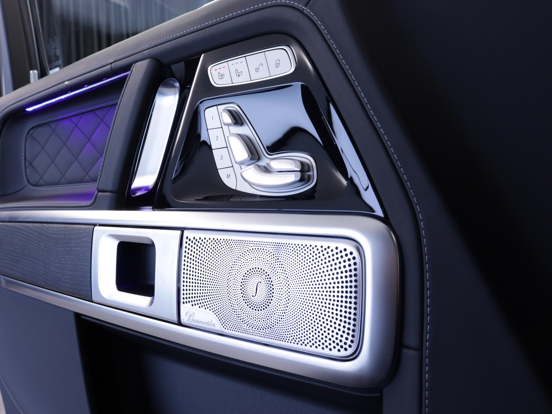 MERCEDES-BENZ G 450 d AMG Line-image-9