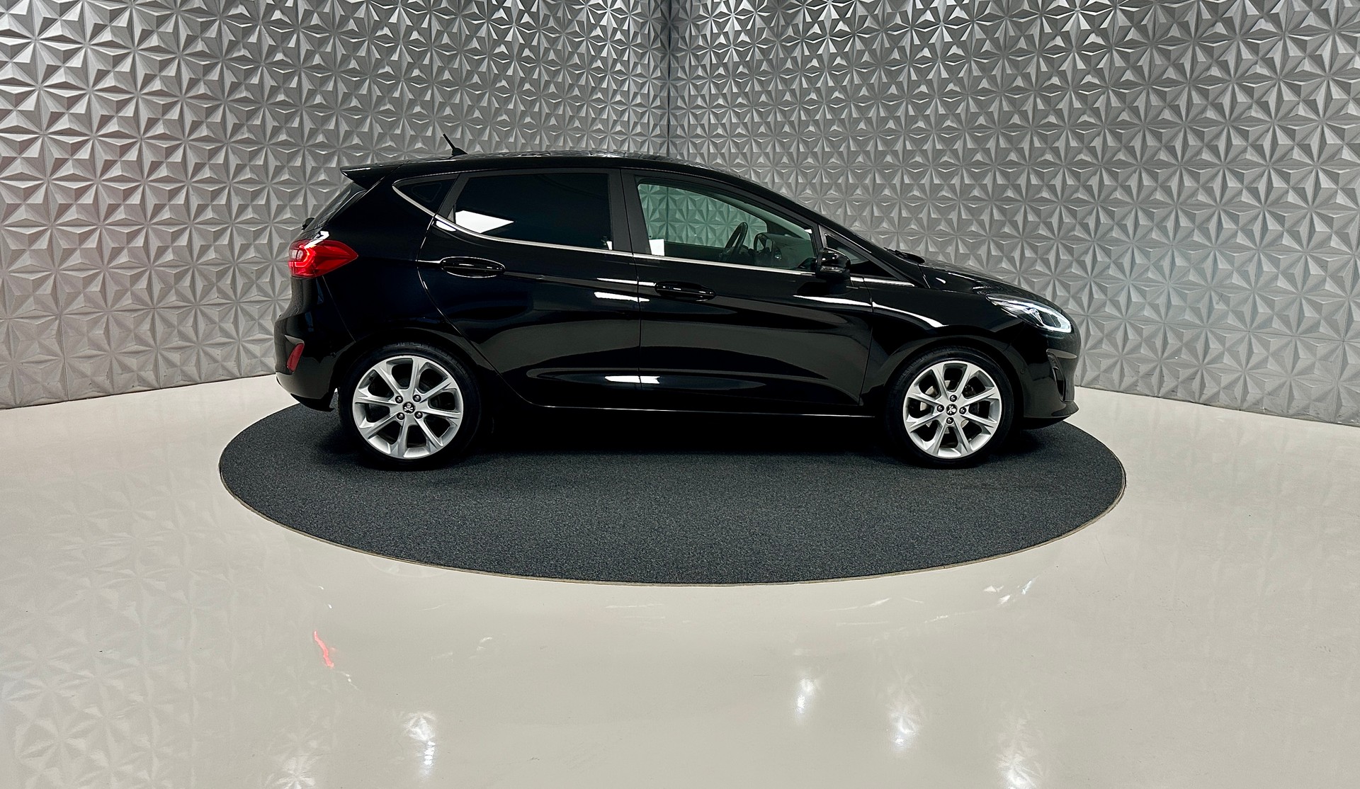 FORD Fiesta 1.0 SCTi Titanium Automat-showroom-element-3