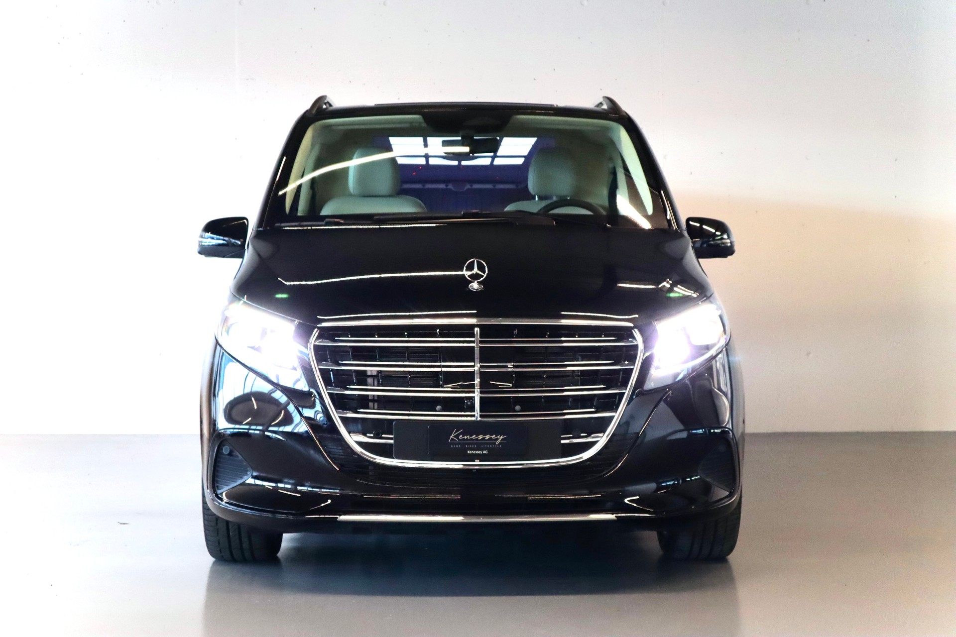 MERCEDES-BENZ VIP UMBAU | DTC GEPRÜFTES FZG-showroom-element-1
