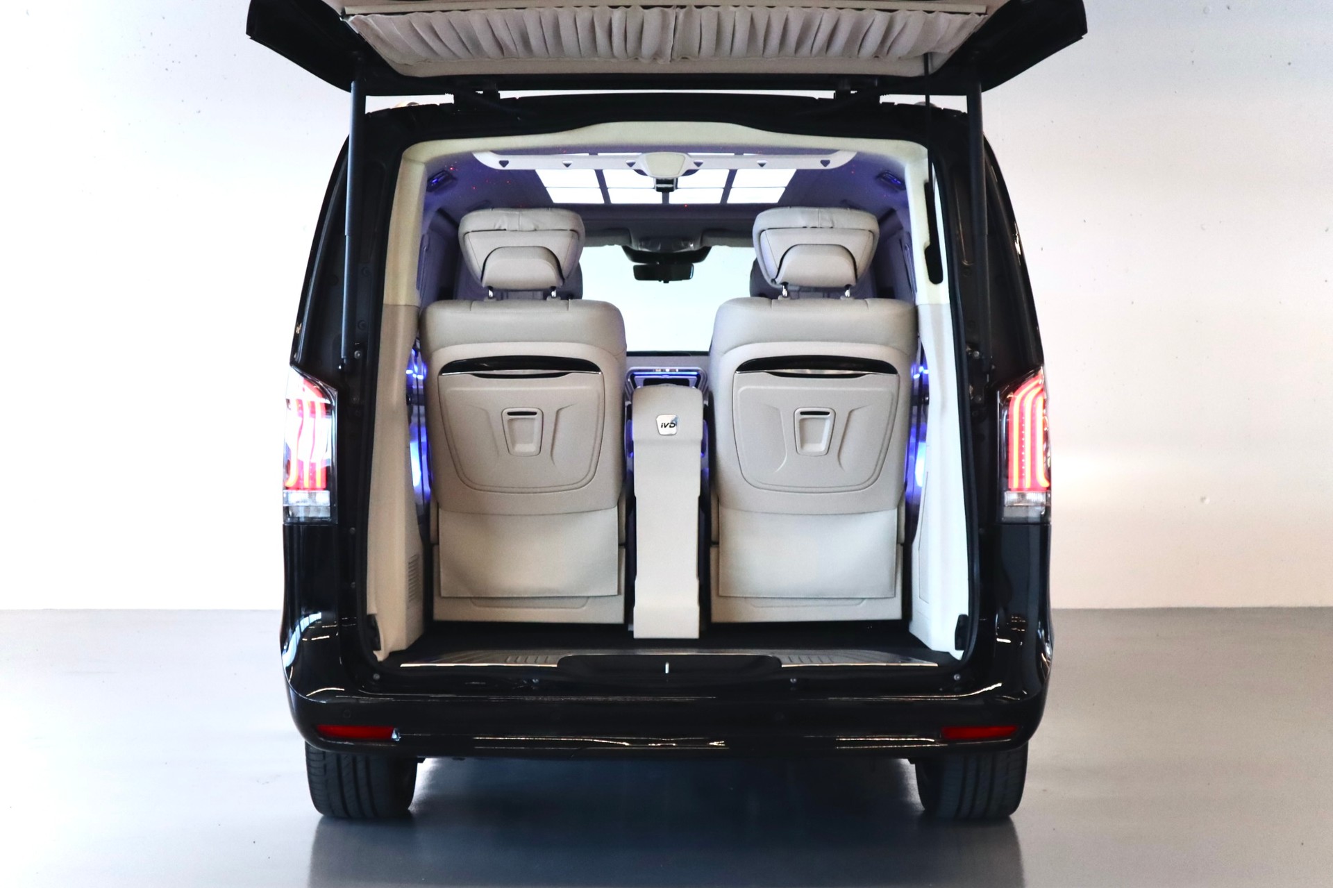 MERCEDES-BENZ VIP UMBAU | DTC GEPRÜFTES FZG-showroom-element-3