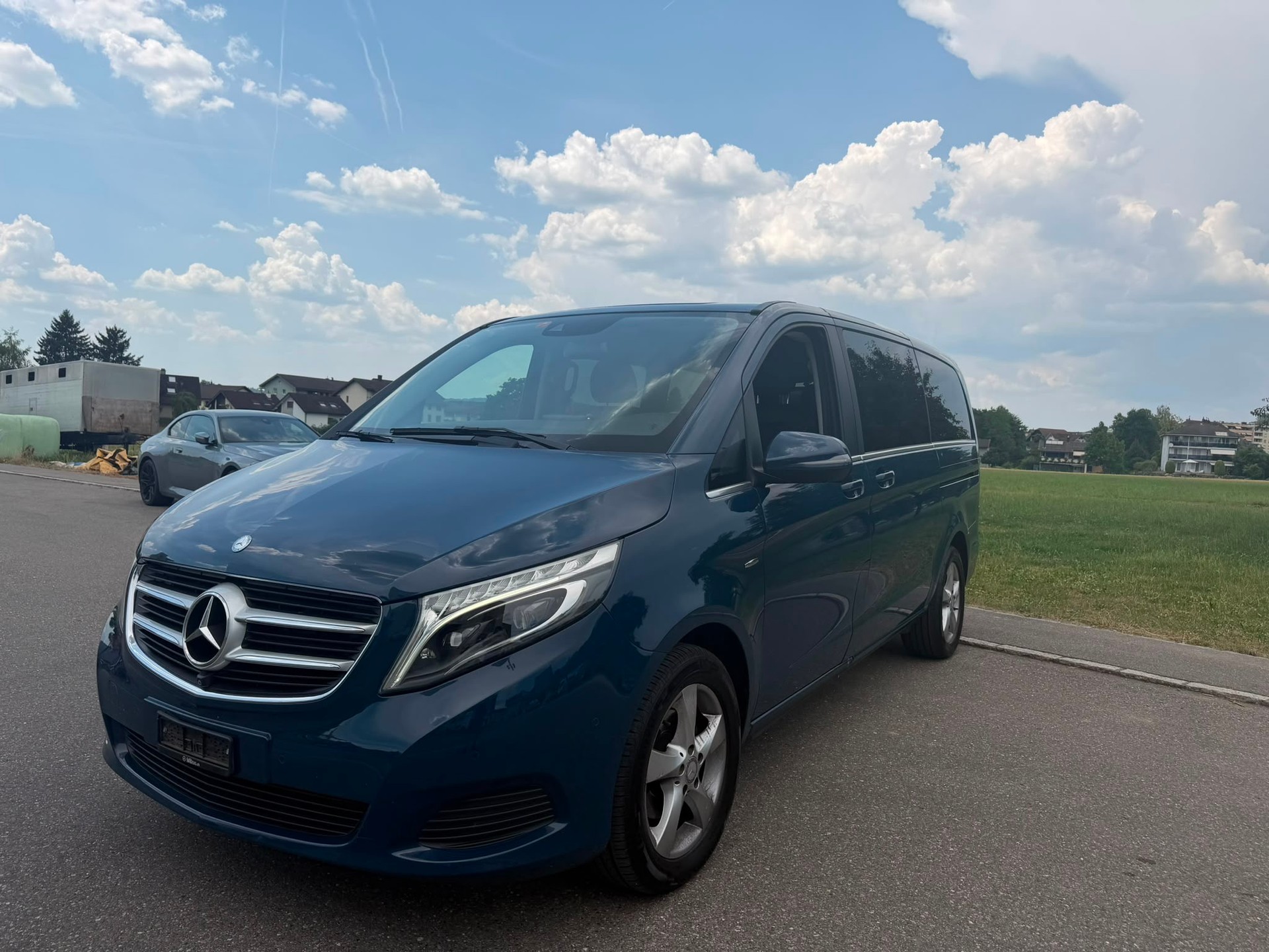 MERCEDES-BENZ V 220 d Avantgarde lang 7G-Tronic*8-Plätze*-showroom-element-2